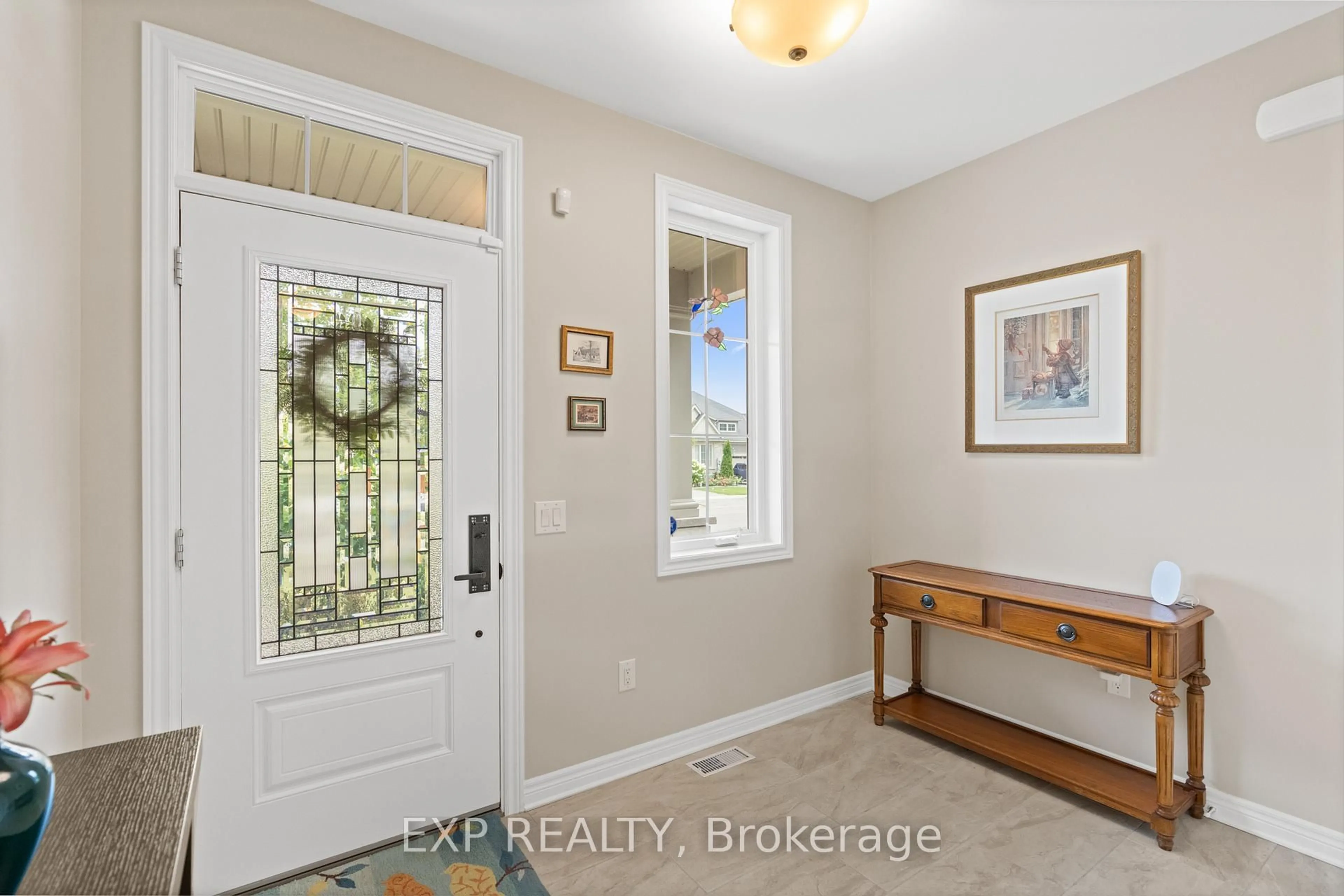 Indoor entryway for 25 Andrew Lane, Thorold Ontario L2V 0V3