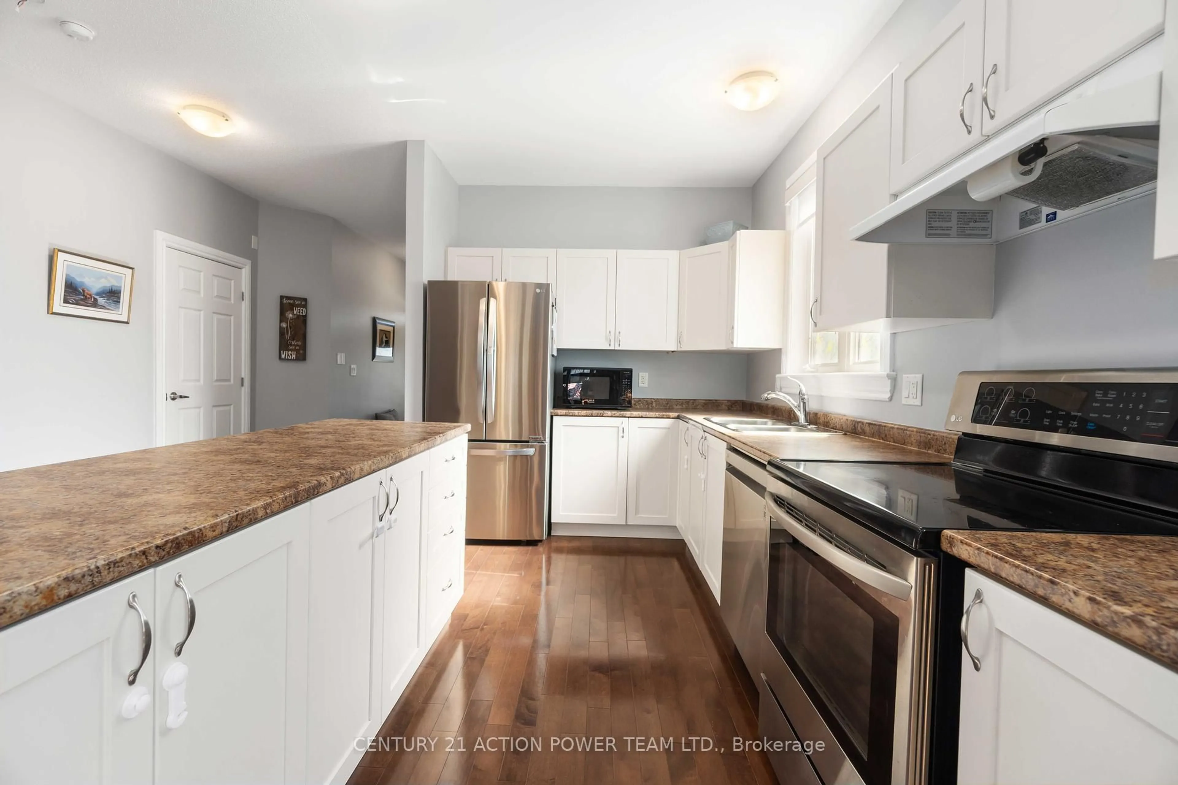 Open concept kitchen, unknown for 77 Desmond Trudeau Dr, Arnprior Ontario K7S 0G7