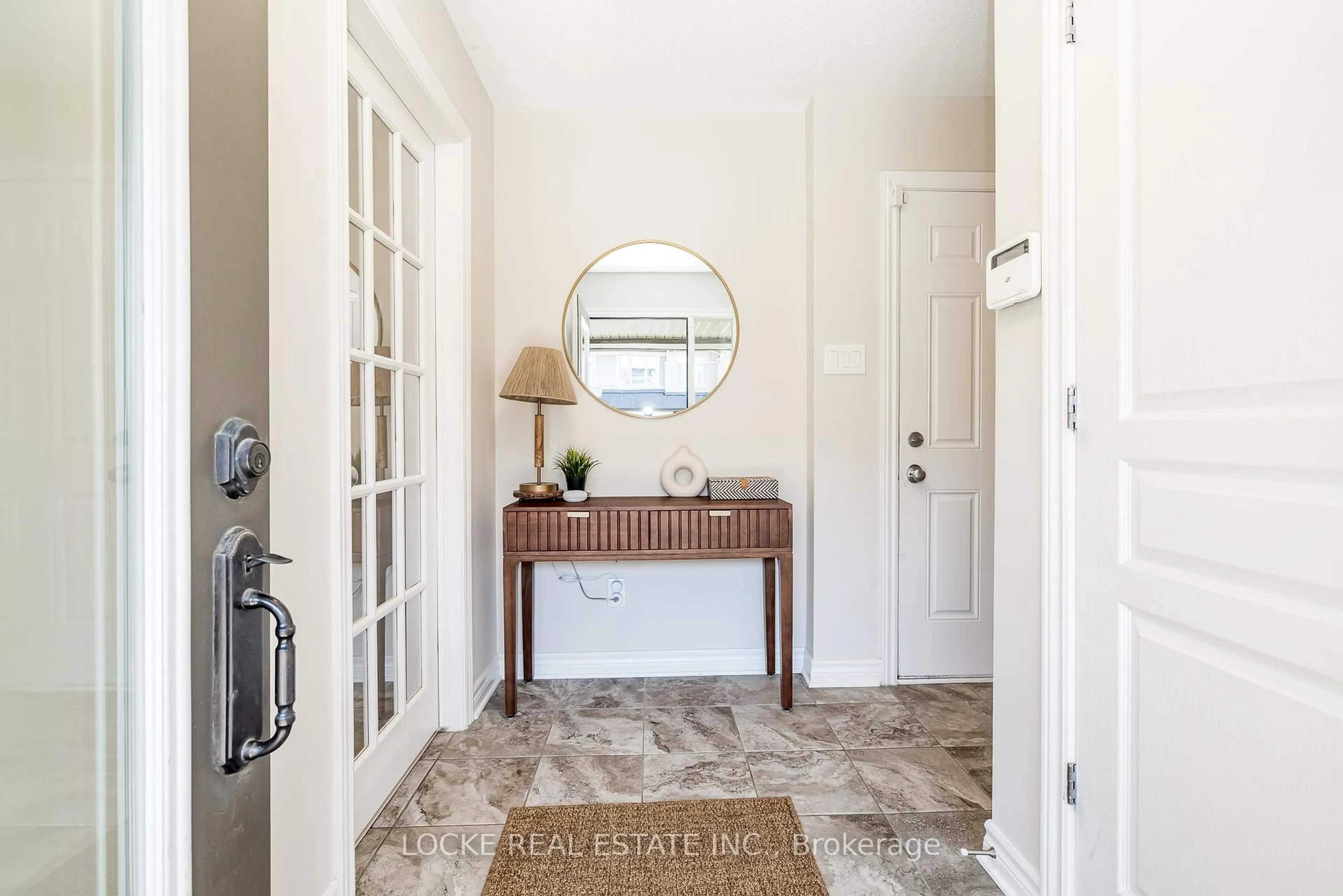 Indoor entryway for 200 Dragonfly Walk, Ottawa Ontario K1W 0J8