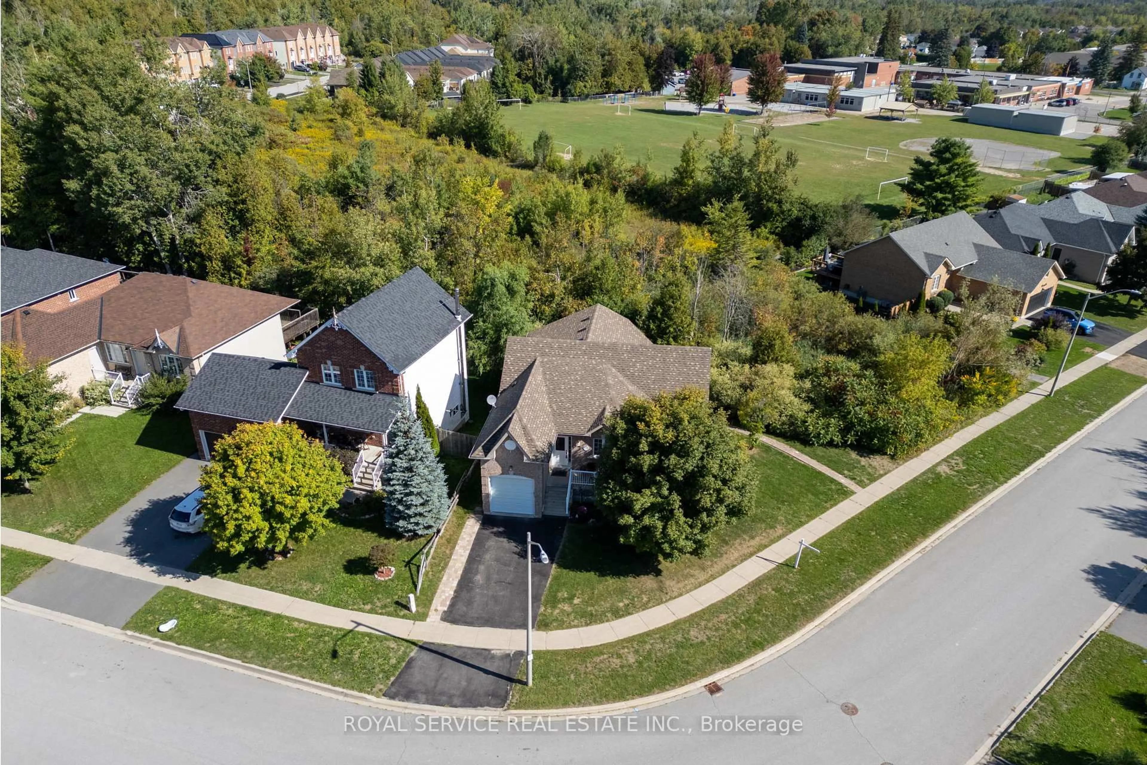A pic from outside/outdoor area/front of a property/back of a property/a pic from drone, street for 30 Brookside St, Cavan Monaghan Ontario L0A 1G0