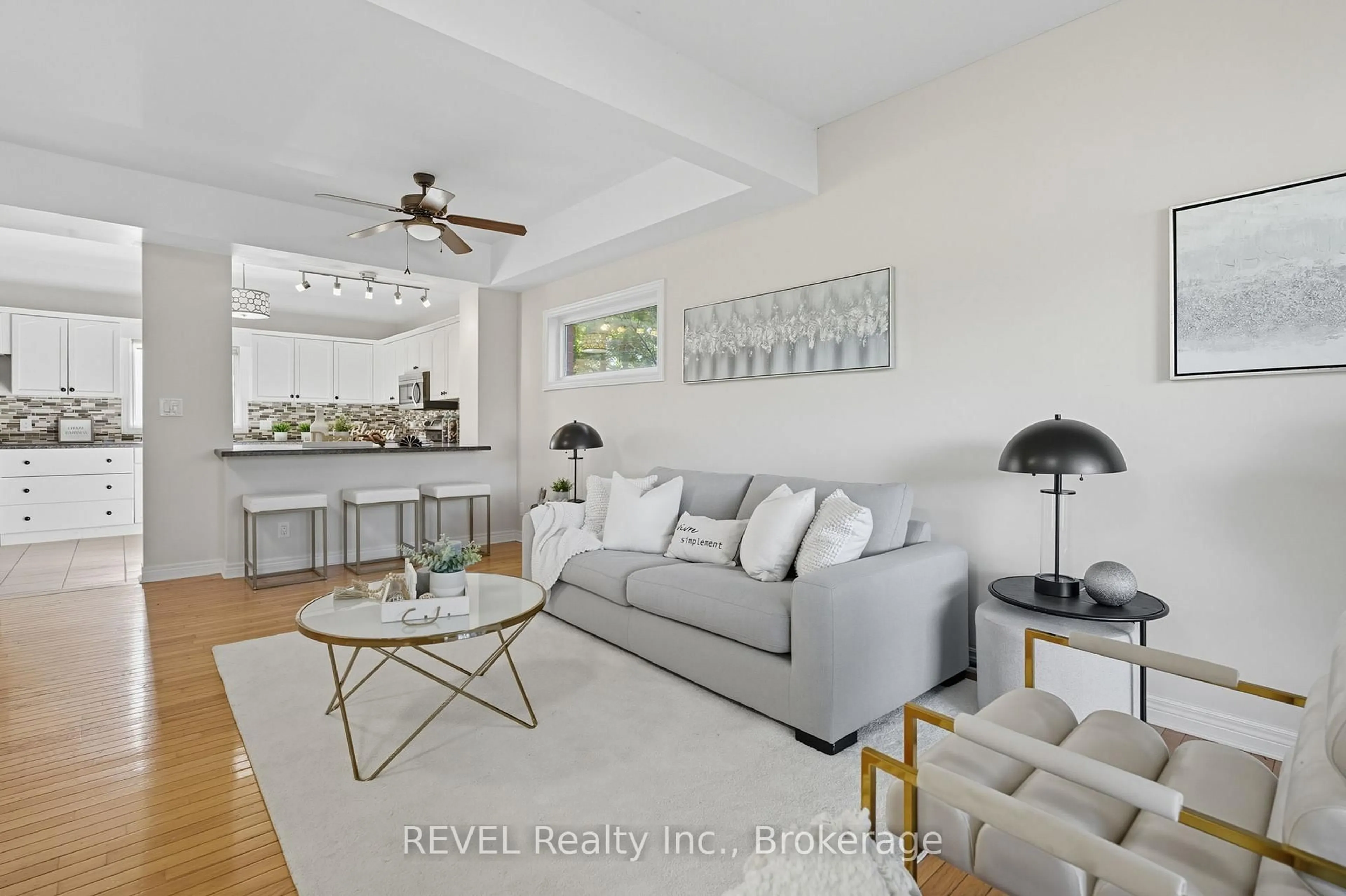 Living room with furniture, unknown for 114 WESTLAND St, St. Catharines Ontario L2S 3X6