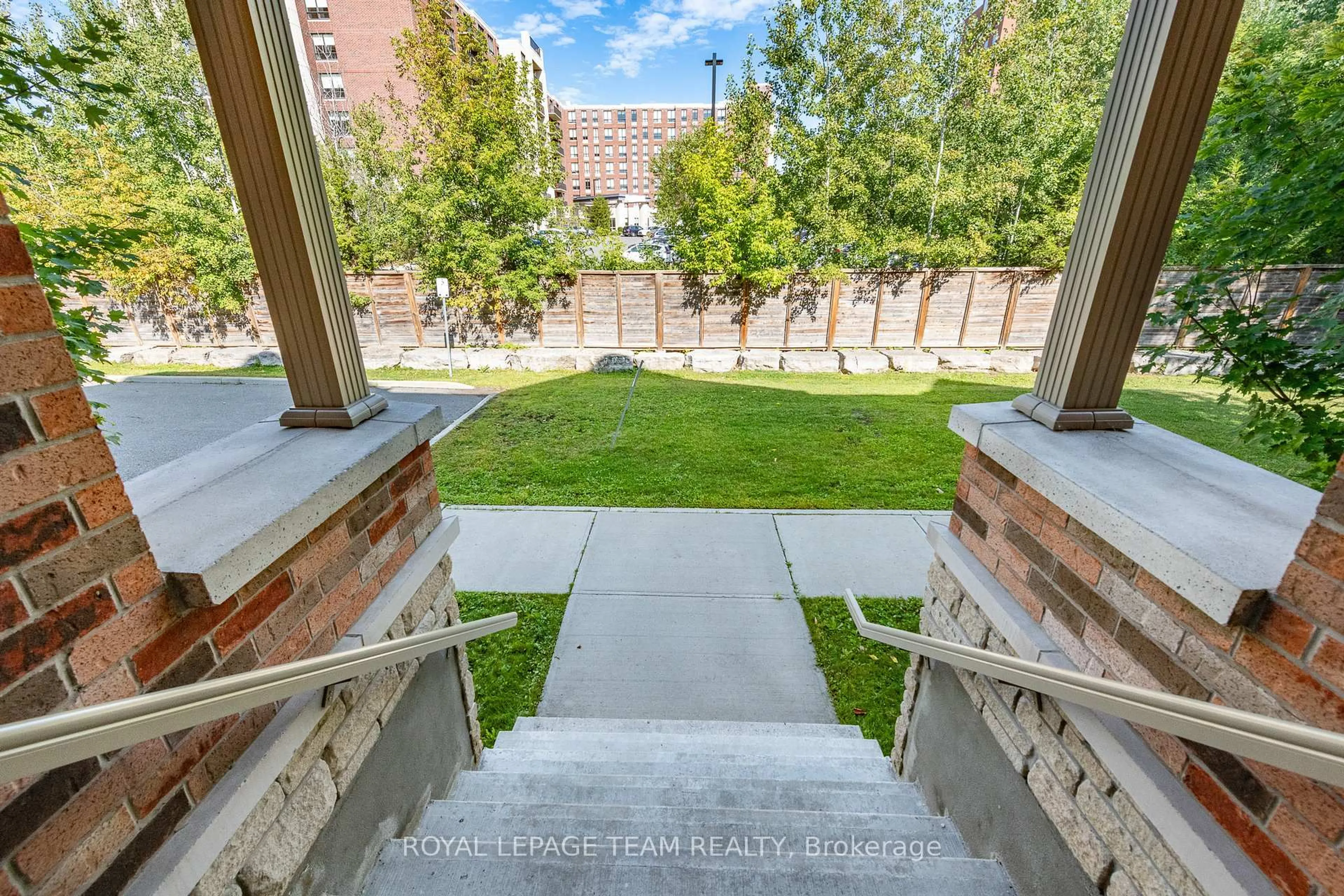 Patio, unknown for 634 Danaca Private, Ottawa Ontario K1K 2V7