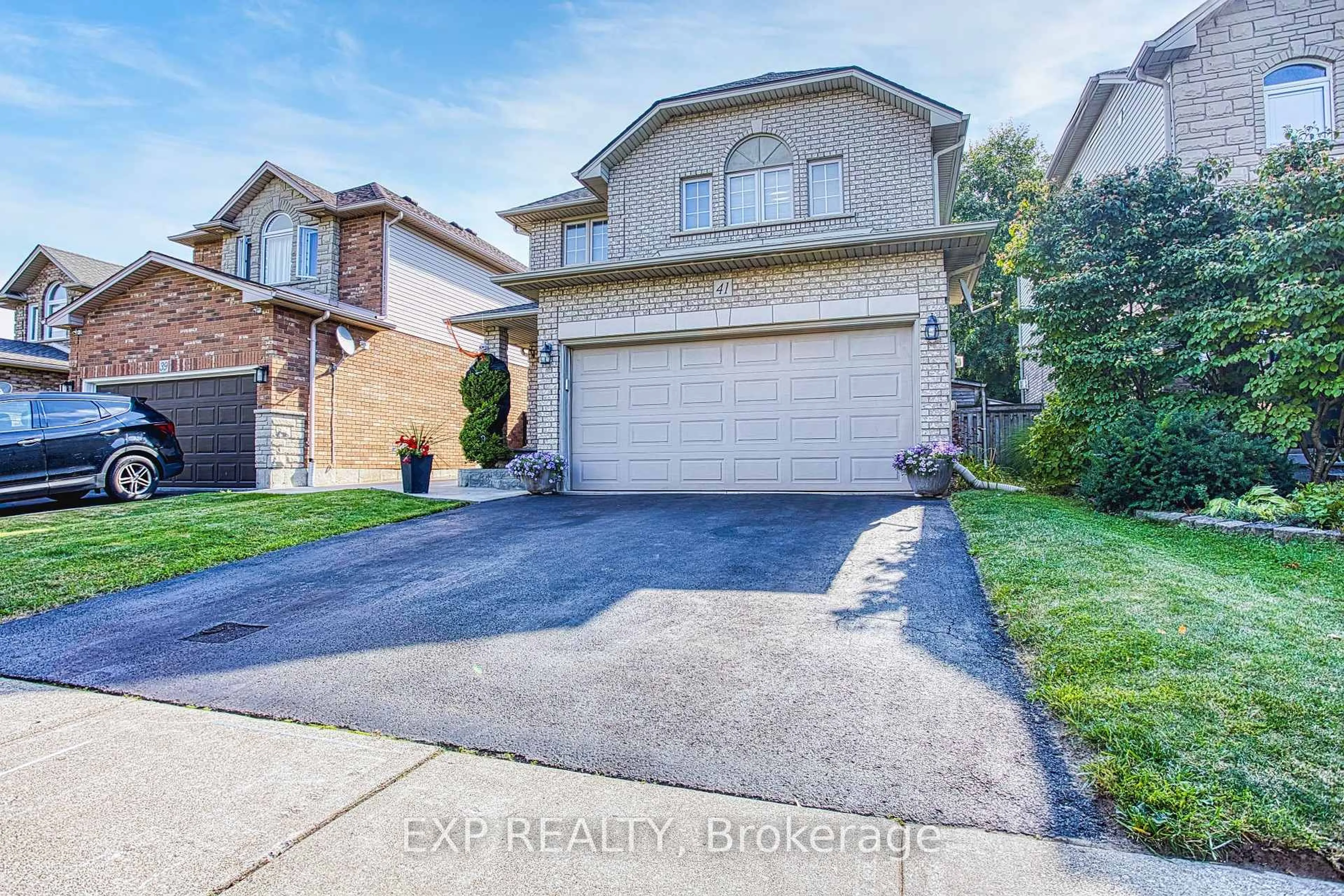Home with brick exterior material, street for 41 Aspen Dr, Grimsby Ontario L3M 5M1