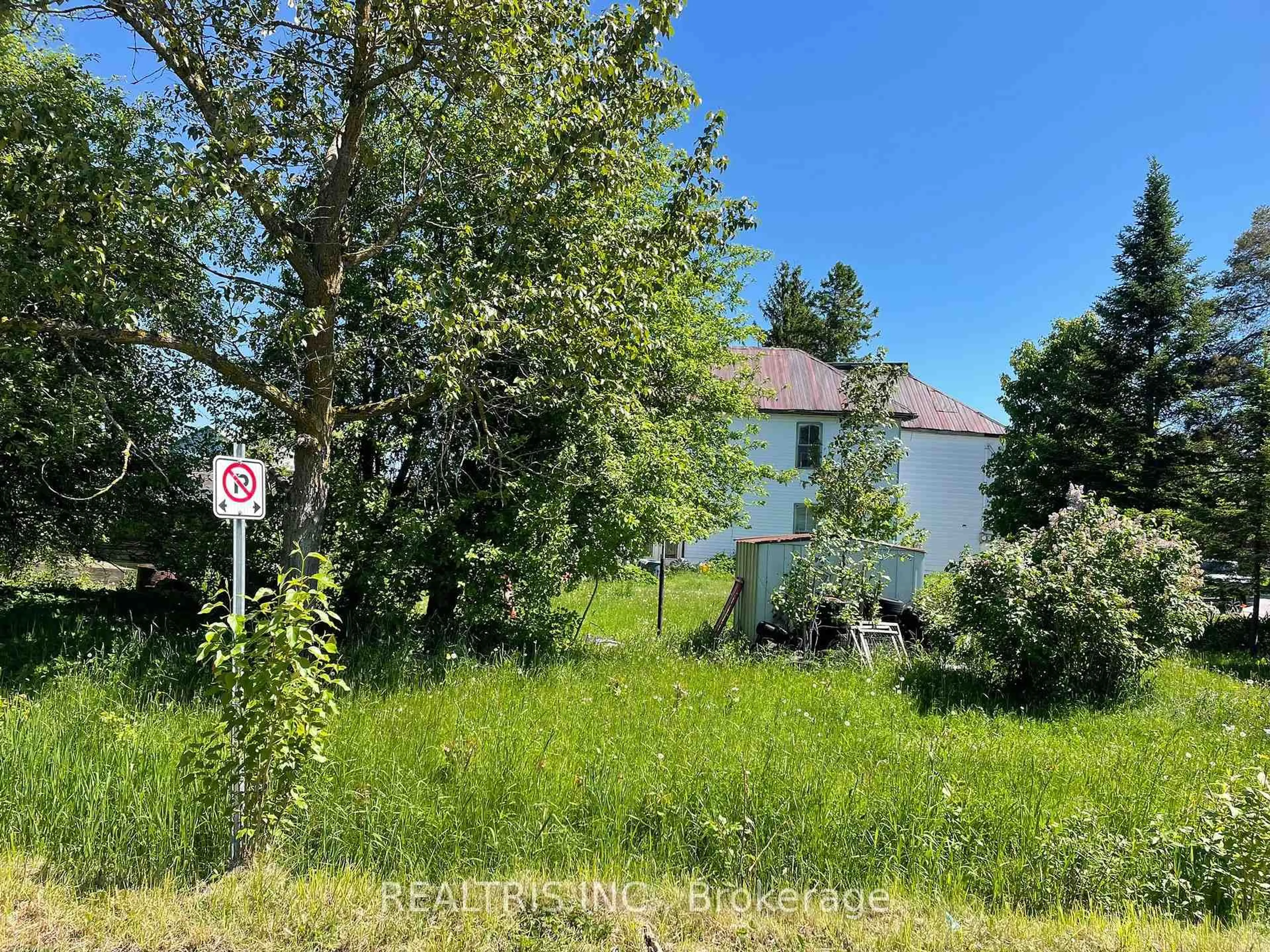 A pic from outside/outdoor area/front of a property/back of a property/a pic from drone, unknown for 682419 260 Side Rd, Melancthon Ontario L9V 2N1