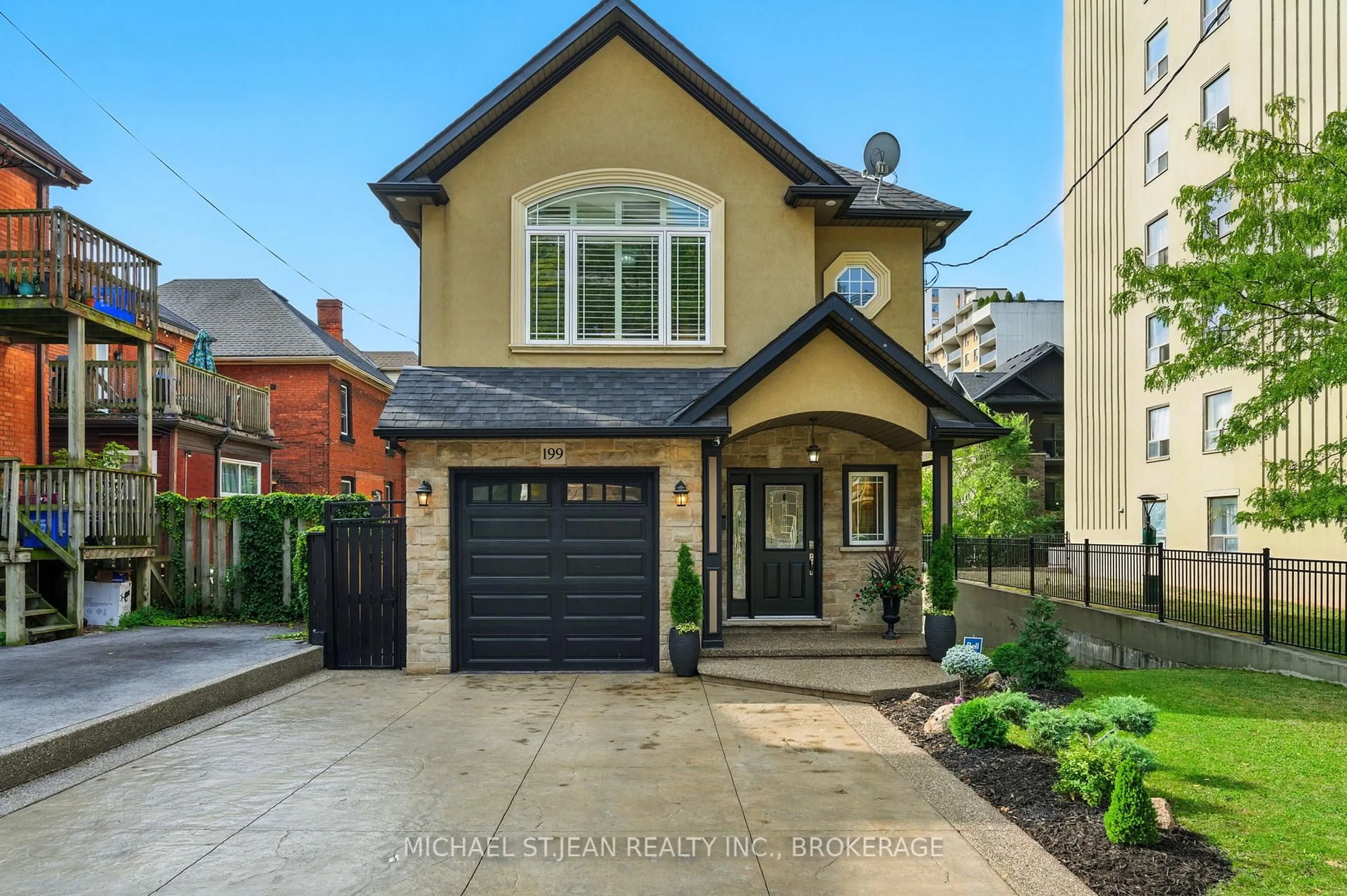 Home with brick exterior material, street for 199 Hunter St, Hamilton Ontario L8P 1R7