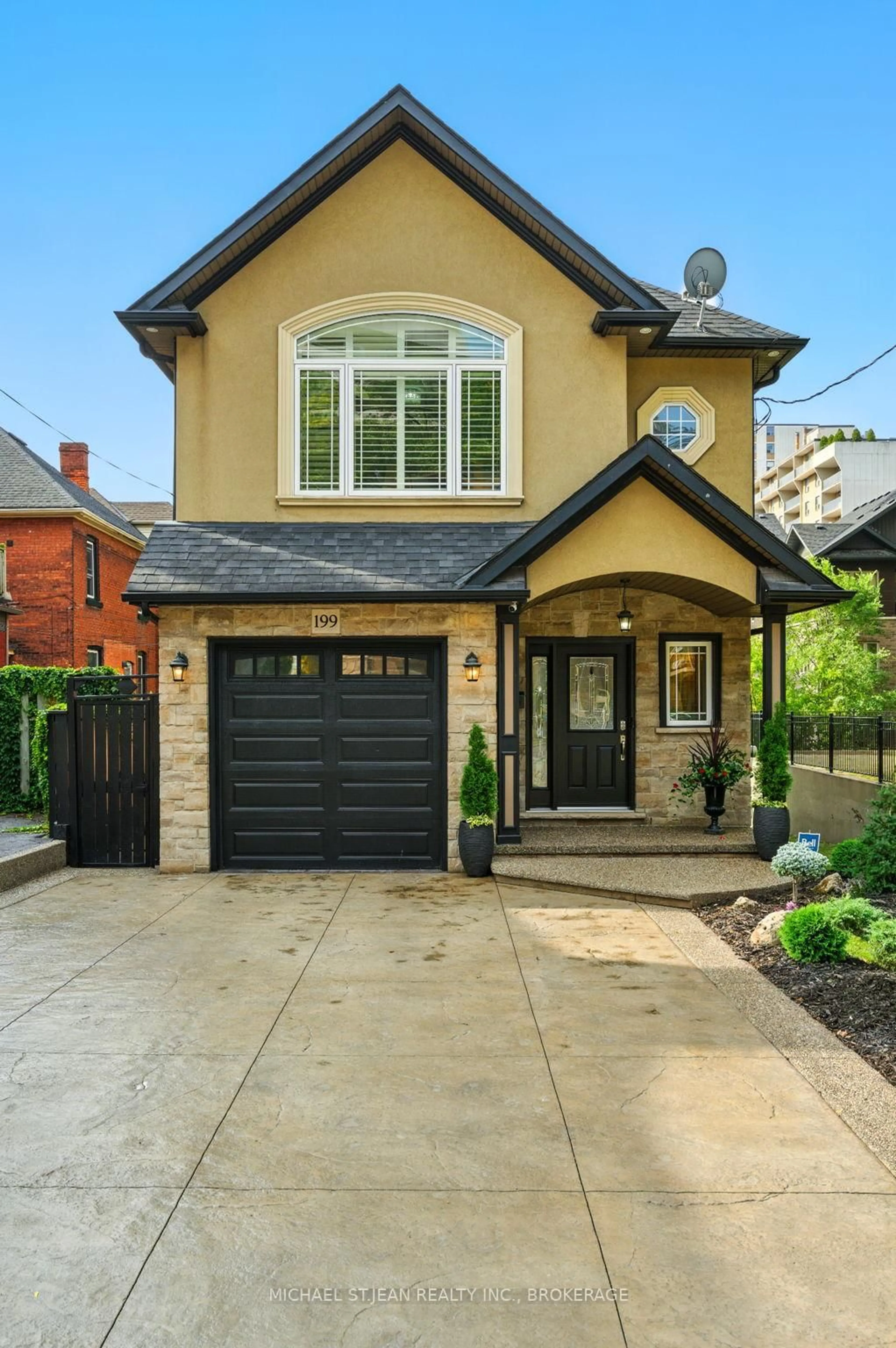 Home with brick exterior material, street for 199 Hunter St, Hamilton Ontario L8P 1R7