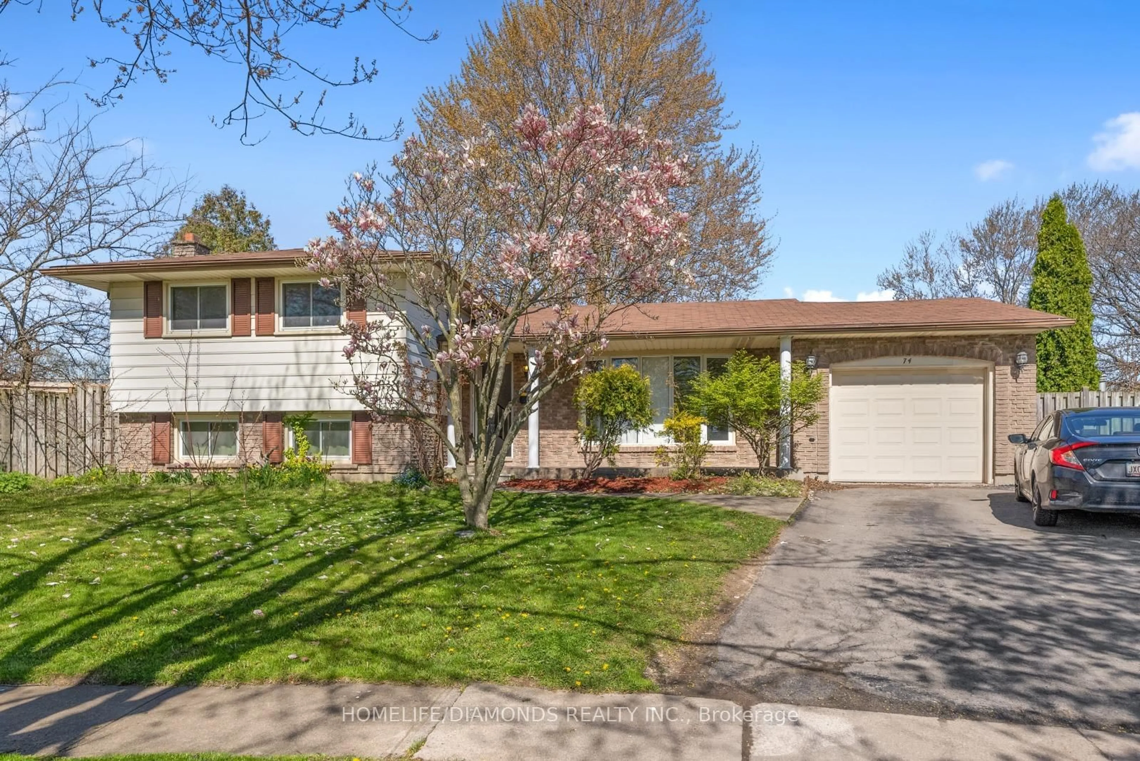 Unknown for 74 Macoomb Dr, Welland Ontario L3C 5T9