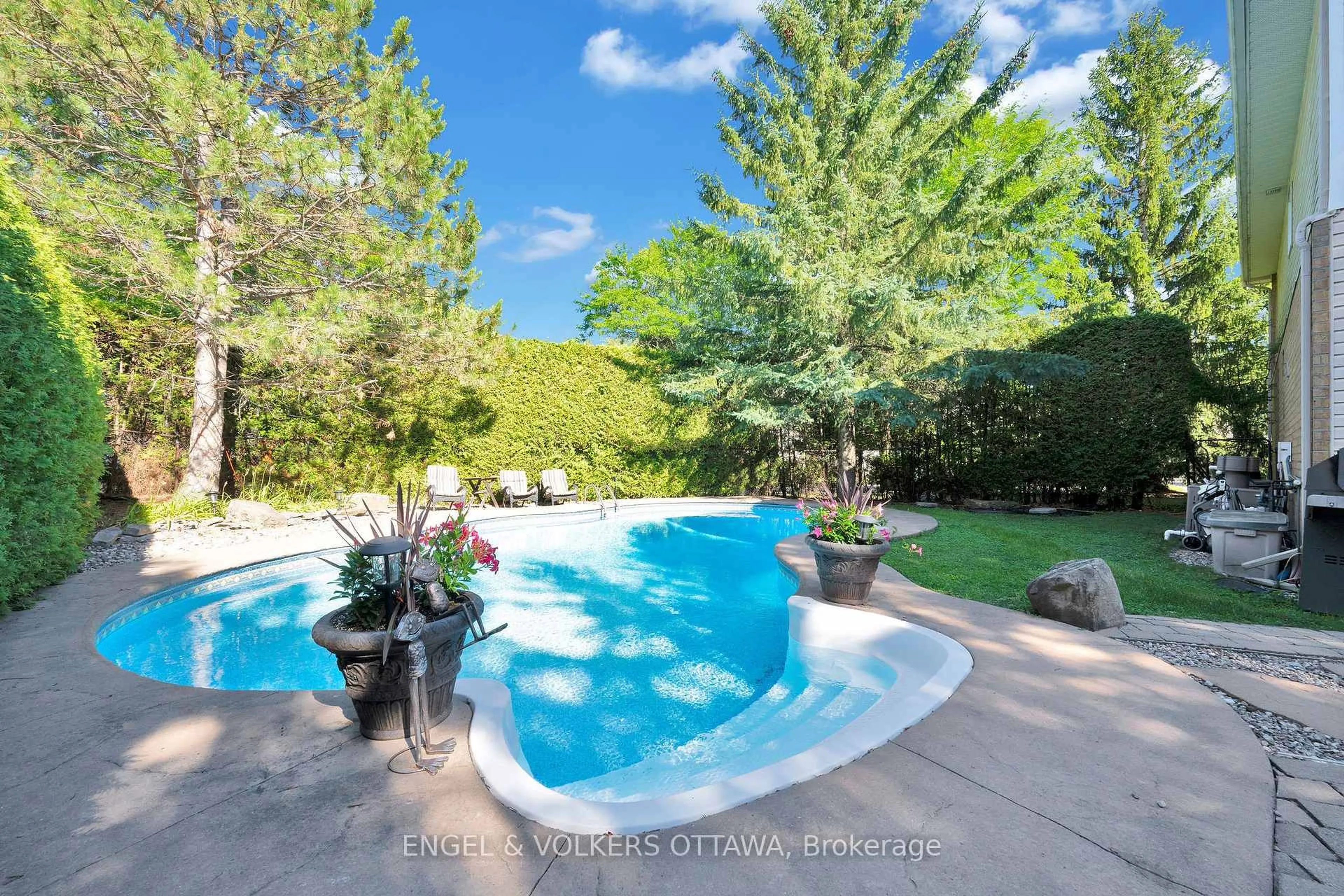 Pool for 5 Wynridge Pl, Ottawa Ontario K2M 2S9