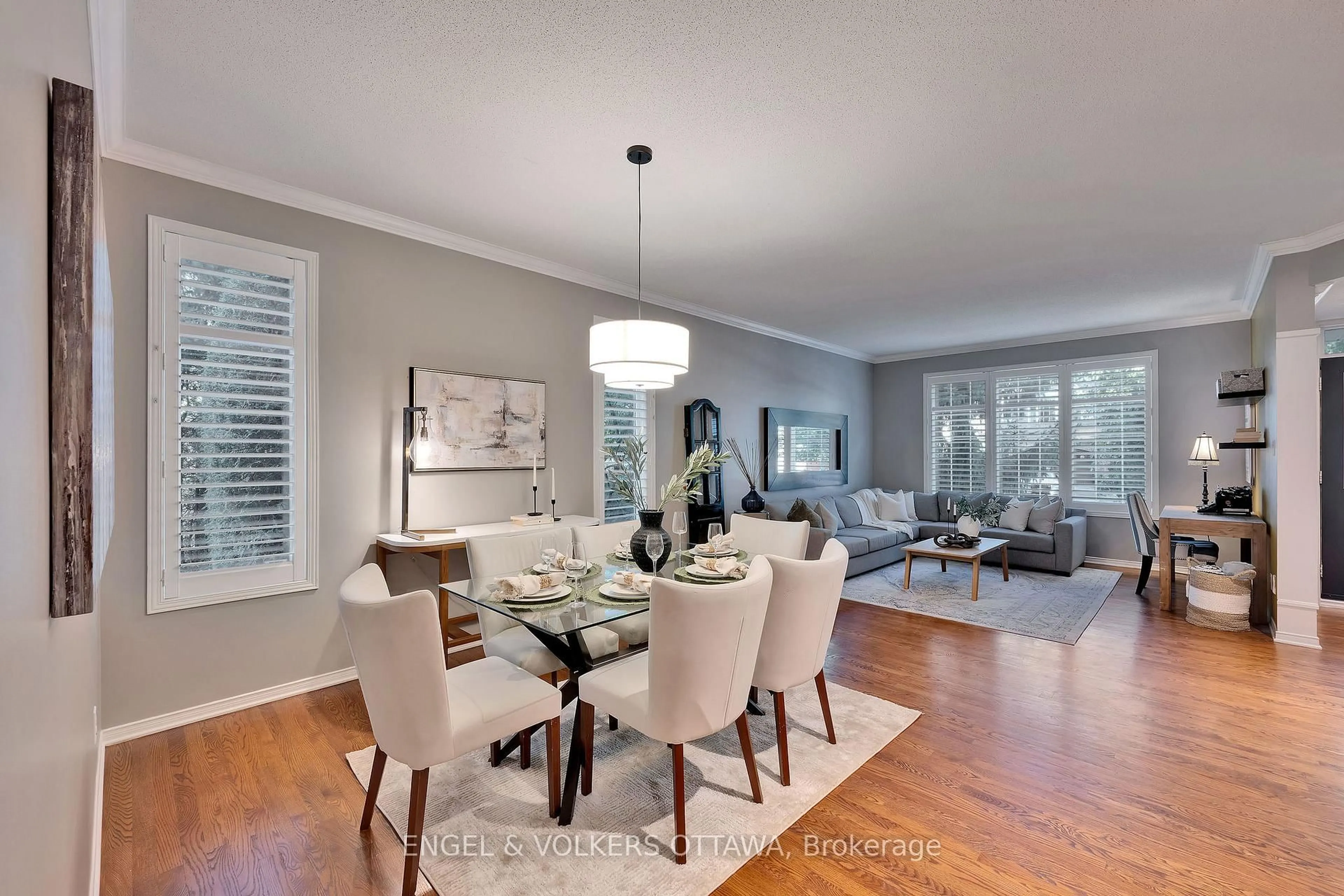 Dining room, wood/laminate floor for 5 Wynridge Pl, Ottawa Ontario K2M 2S9