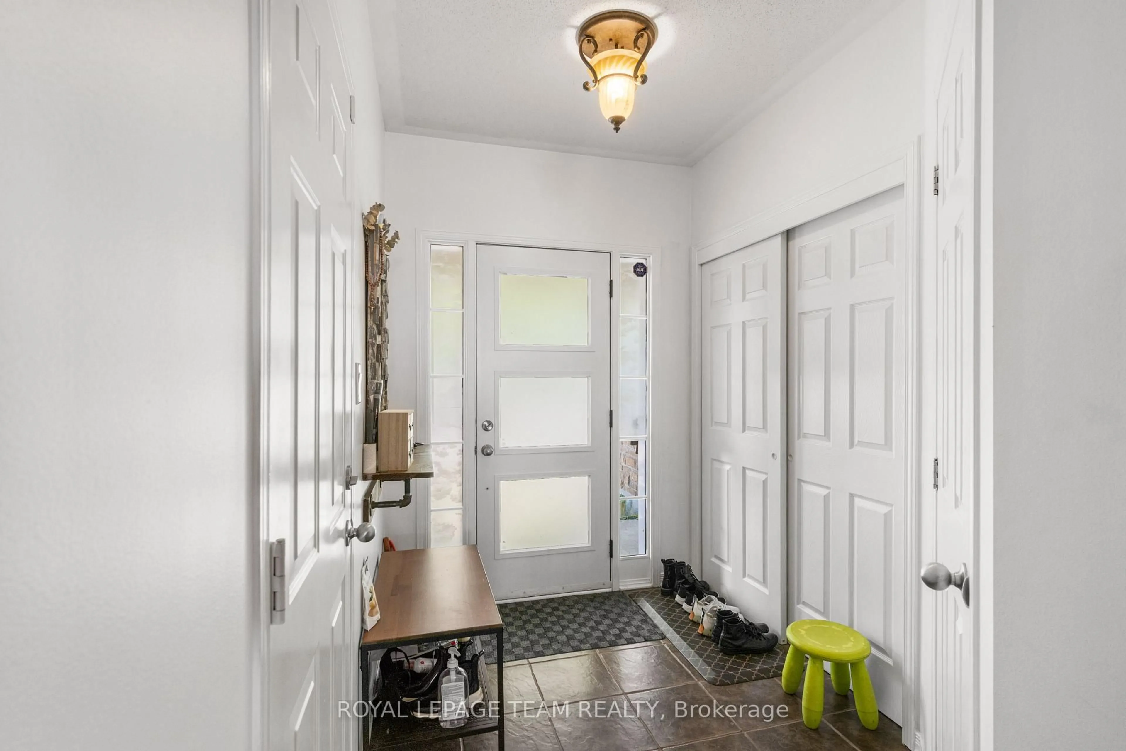 Indoor entryway for 30 Goldthorpe Private, Ottawa Ontario K2J 5L7
