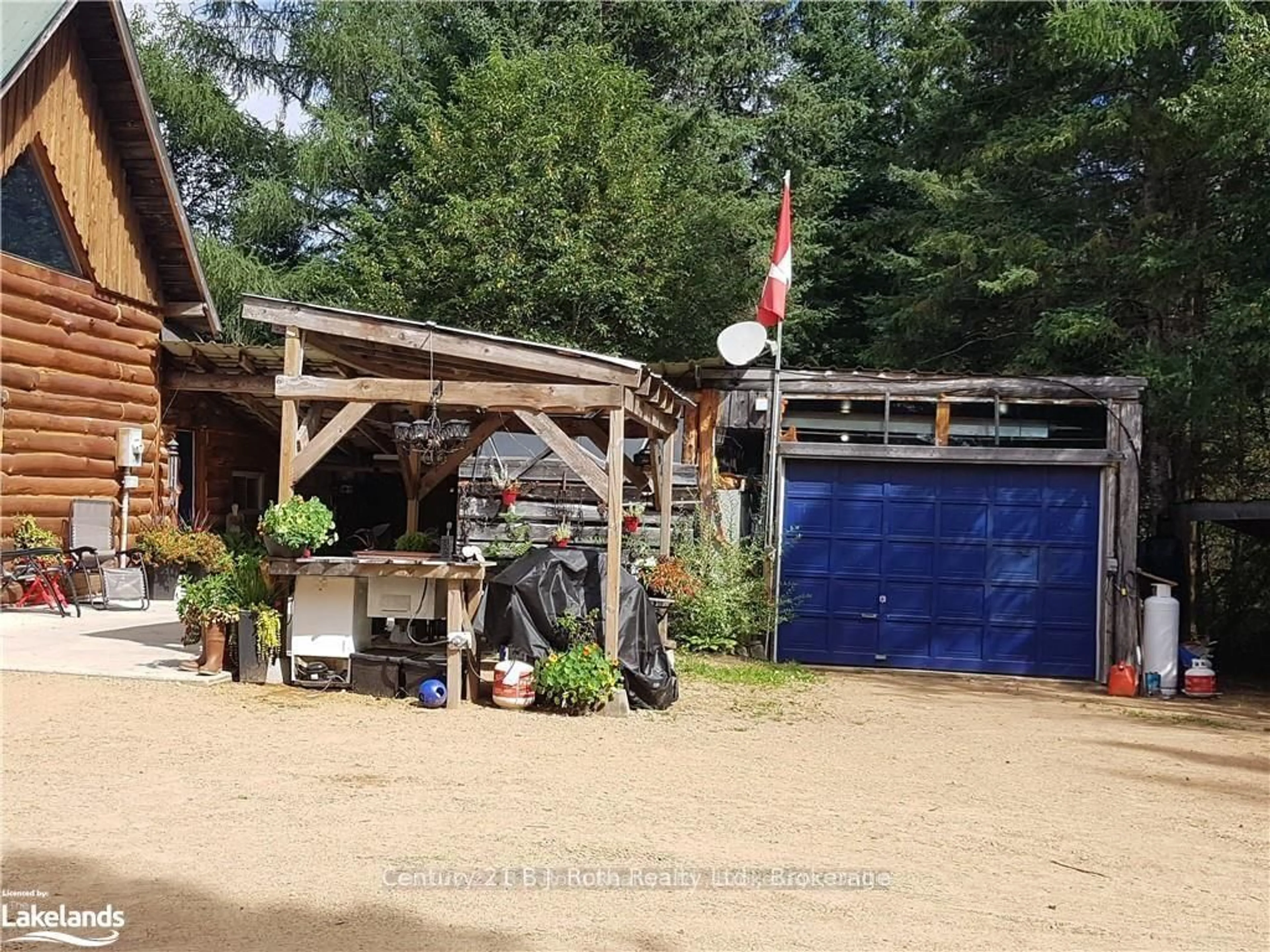 Indoor garage for 336 Rain Lake Rd, Kearney Ontario P0A 1M0