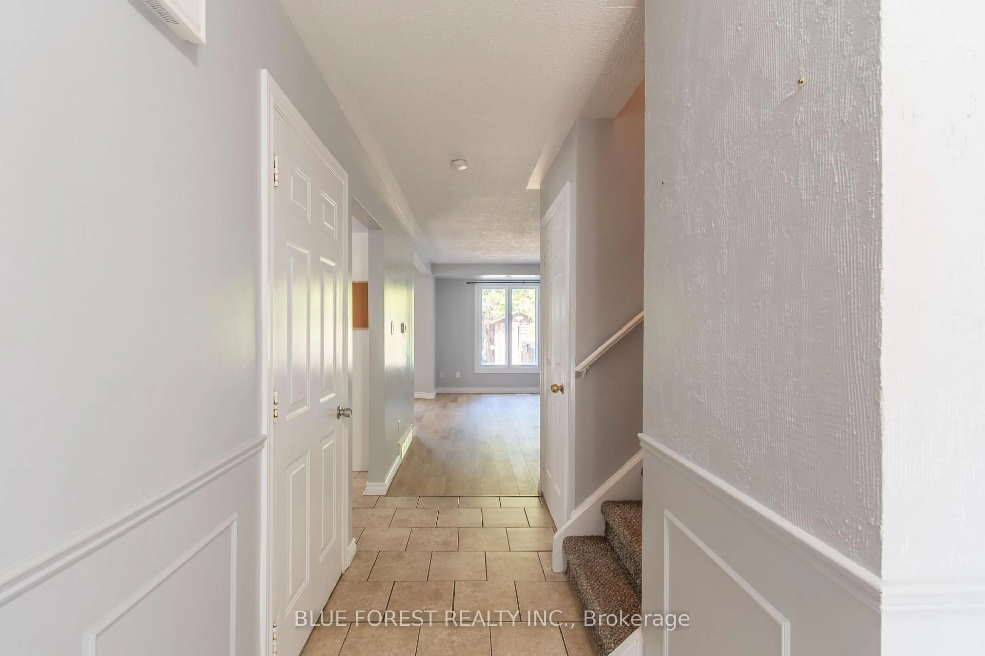 Indoor entryway for 26 Acton Cres, London South Ontario N6E 1W5