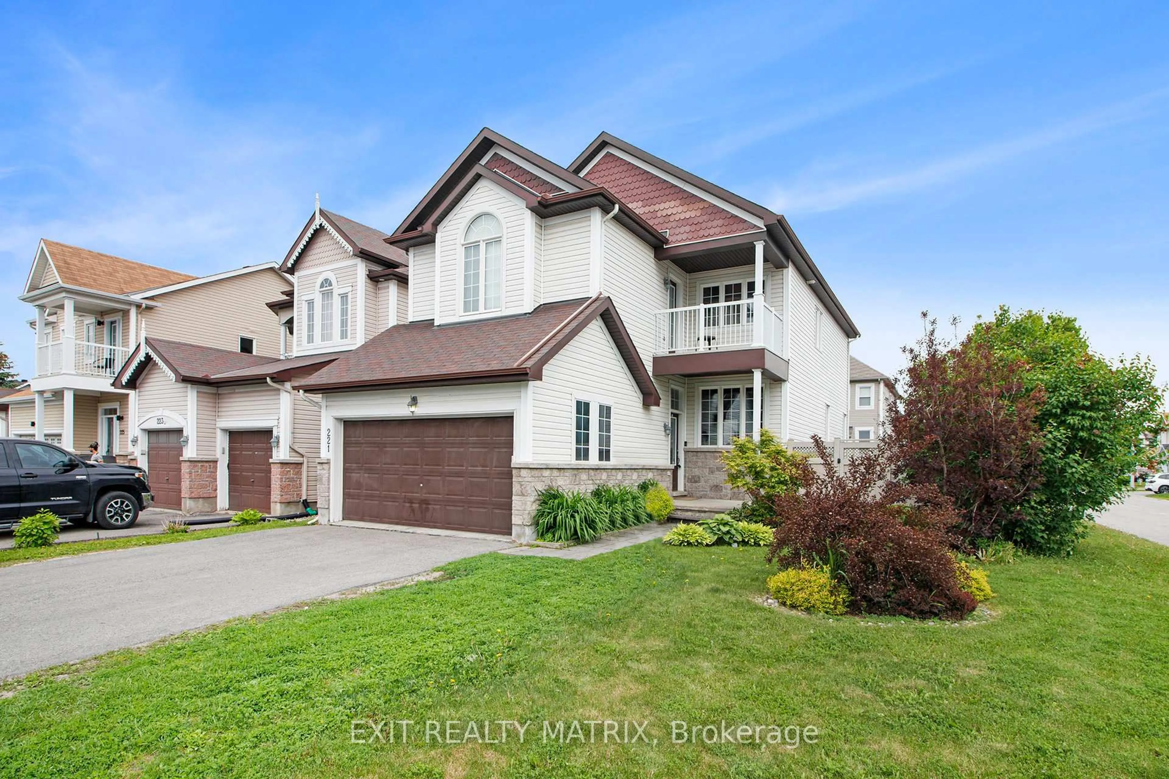 Unknown for 221 Hillpark High St, Ottawa Ontario K1W 0B5
