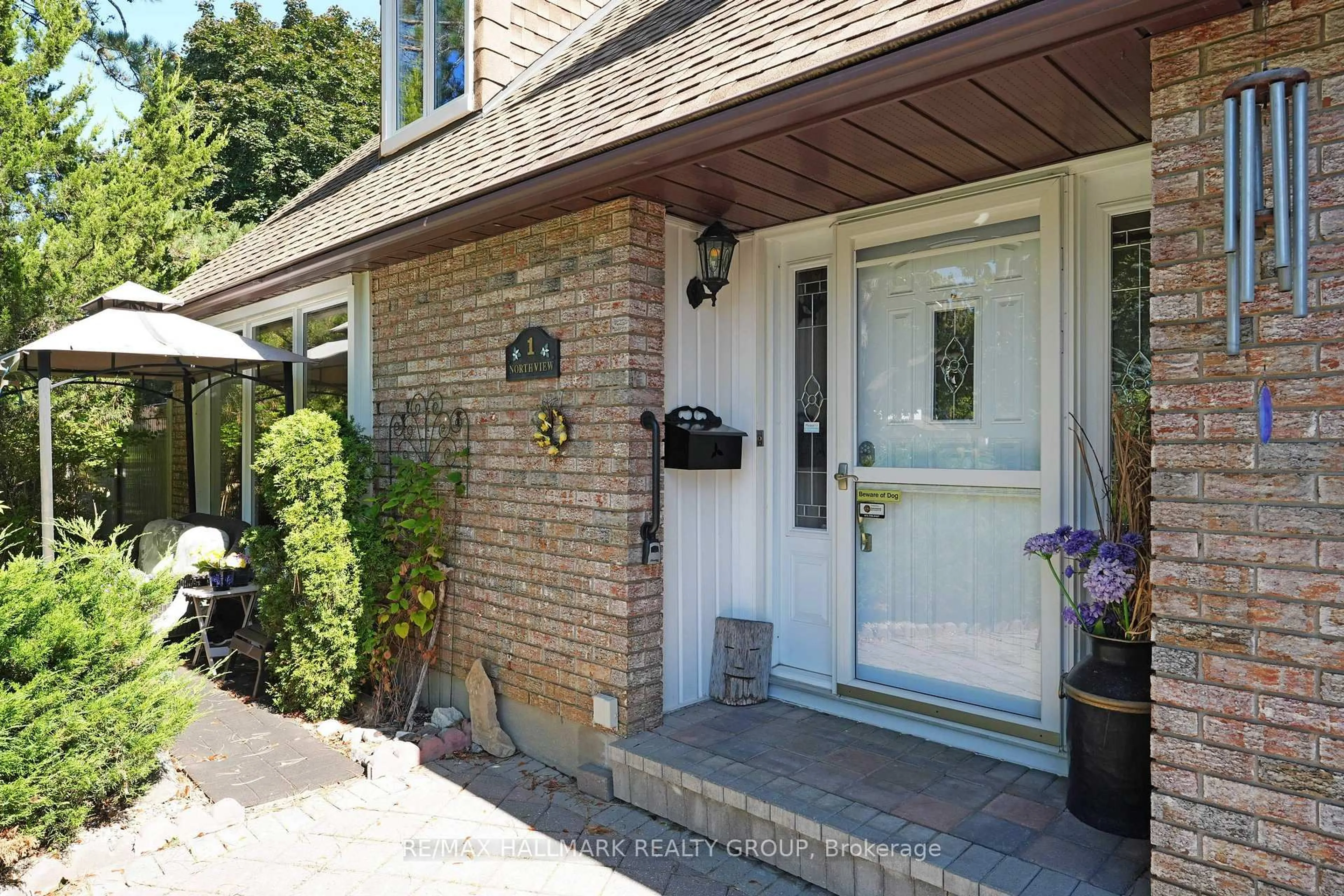 Unknown for 1 Northview Rd, Ottawa Ontario K2E 6A6