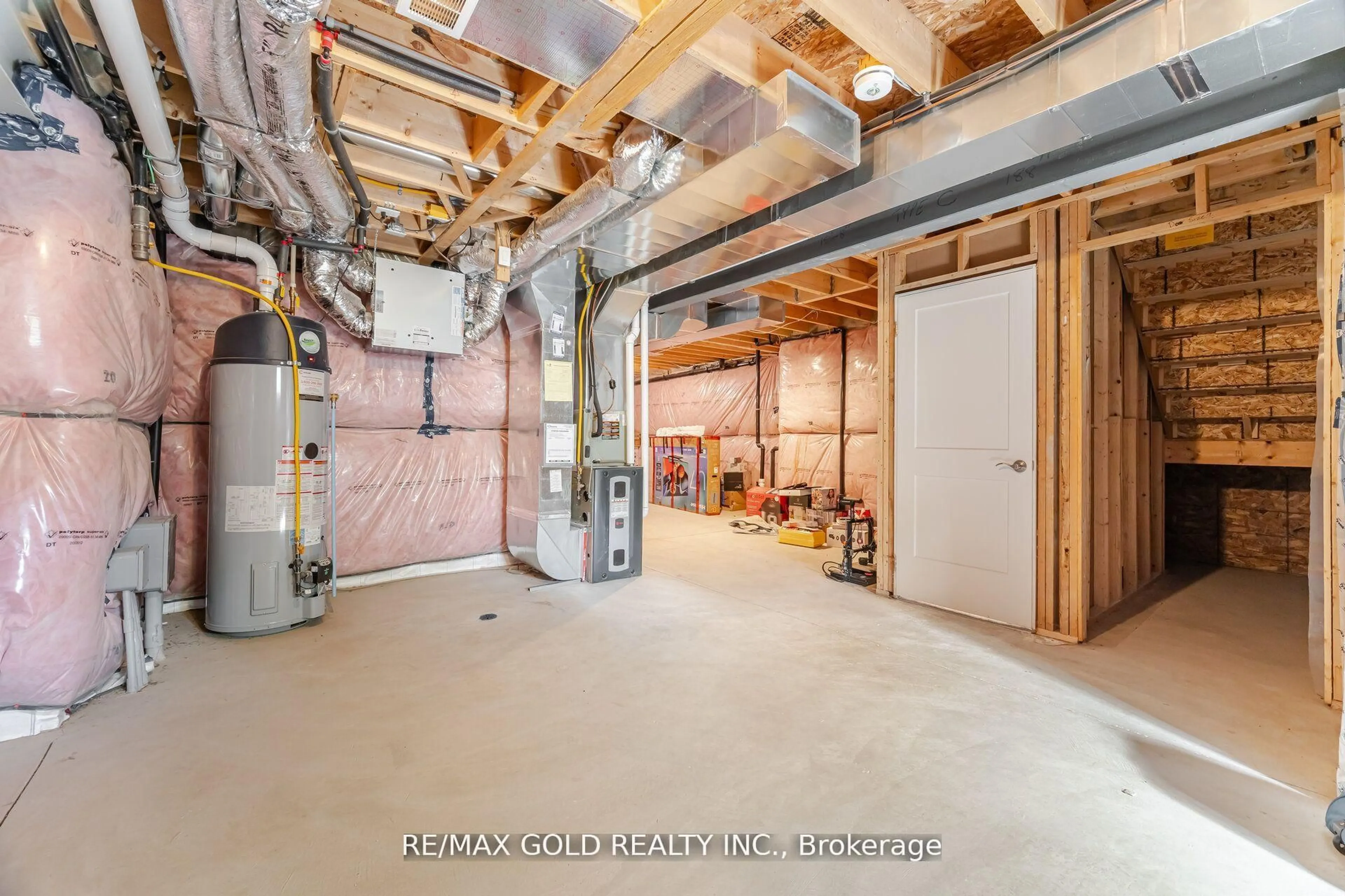 Indoor garage for 110 Fergus Ave #1, Kitchener Ontario N2K 0K9