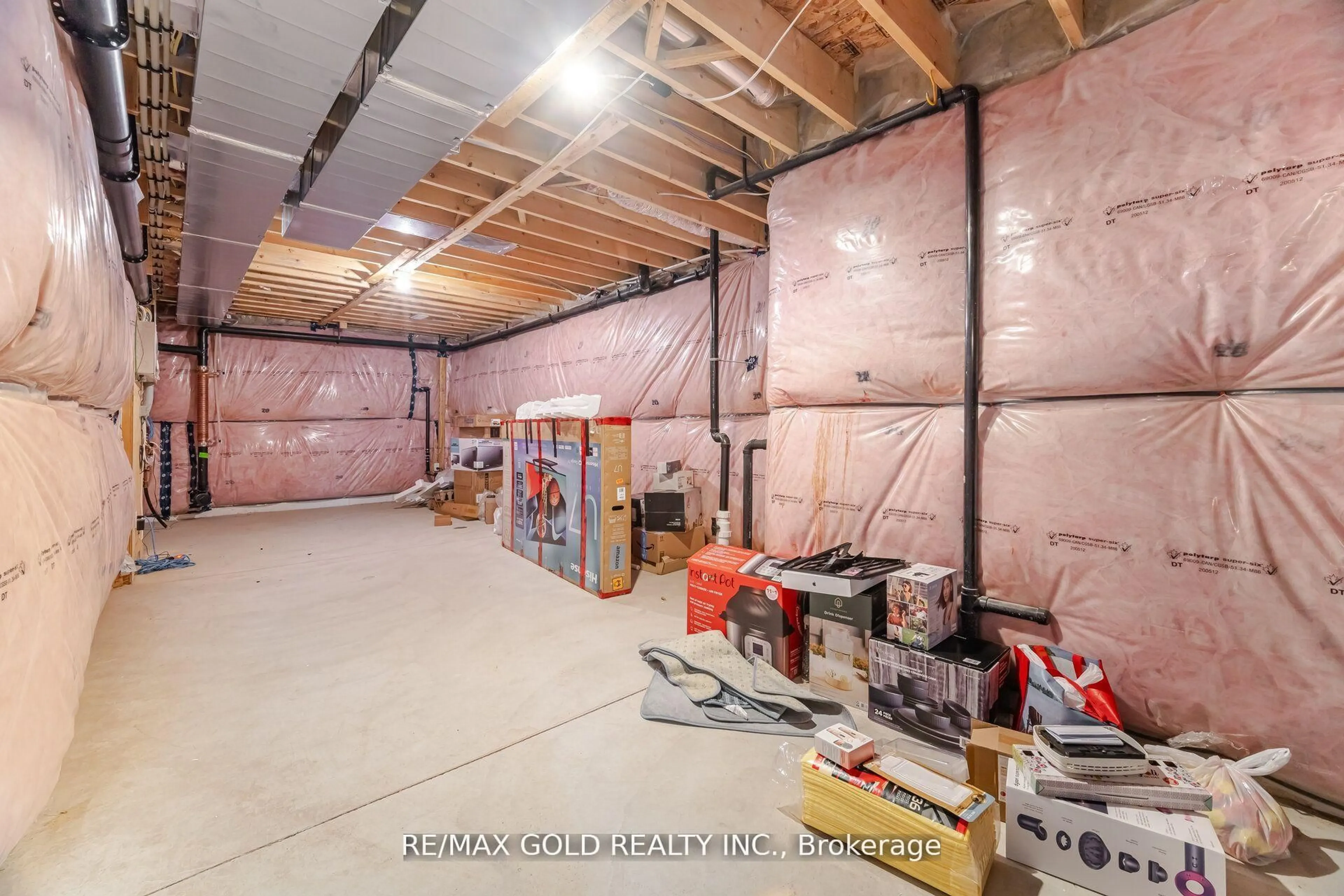 Indoor garage for 110 Fergus Ave #1, Kitchener Ontario N2K 0K9