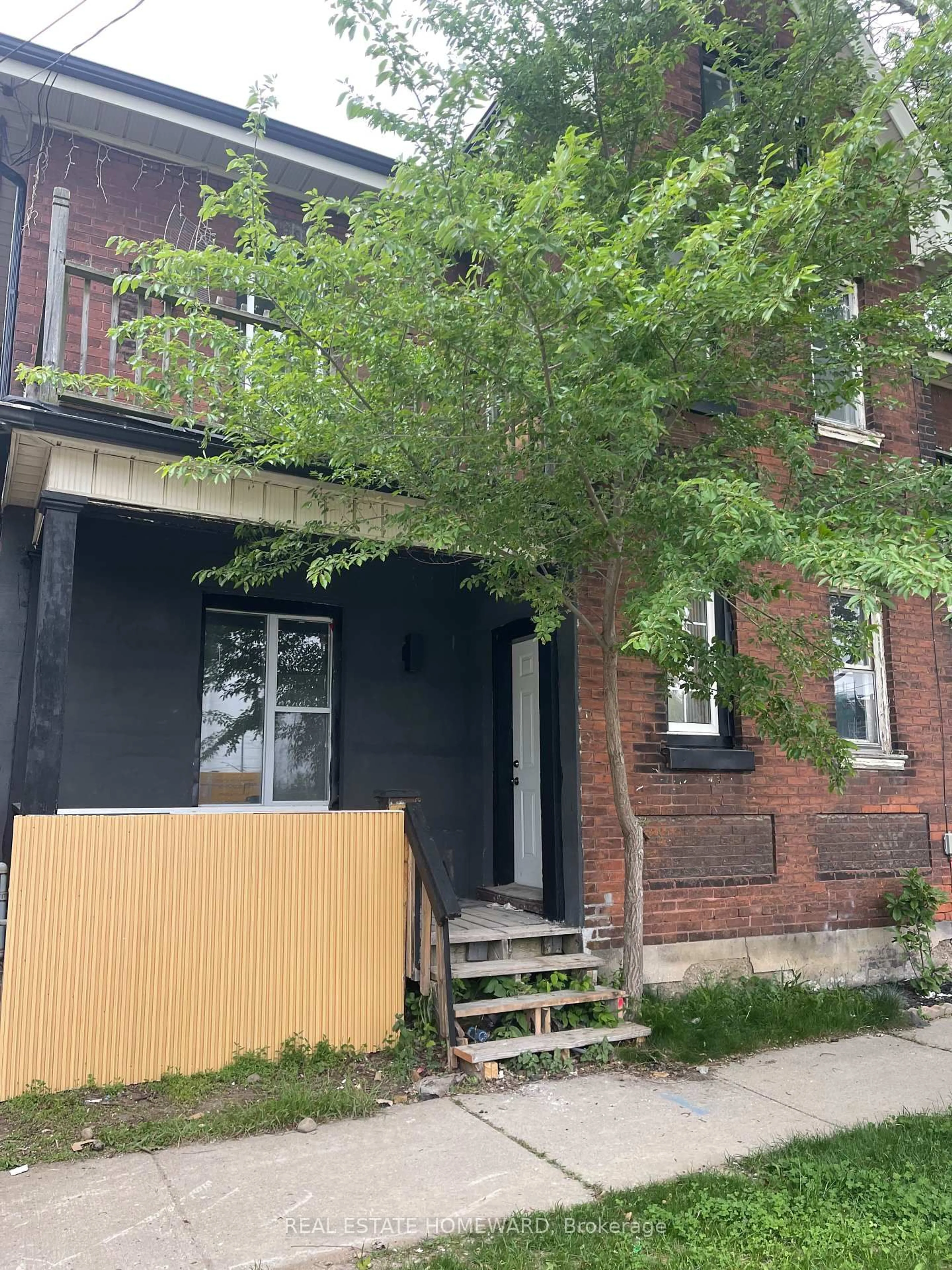 Home with brick exterior material, street for 132 Waterloo St, Brantford Ontario N3T 3S6