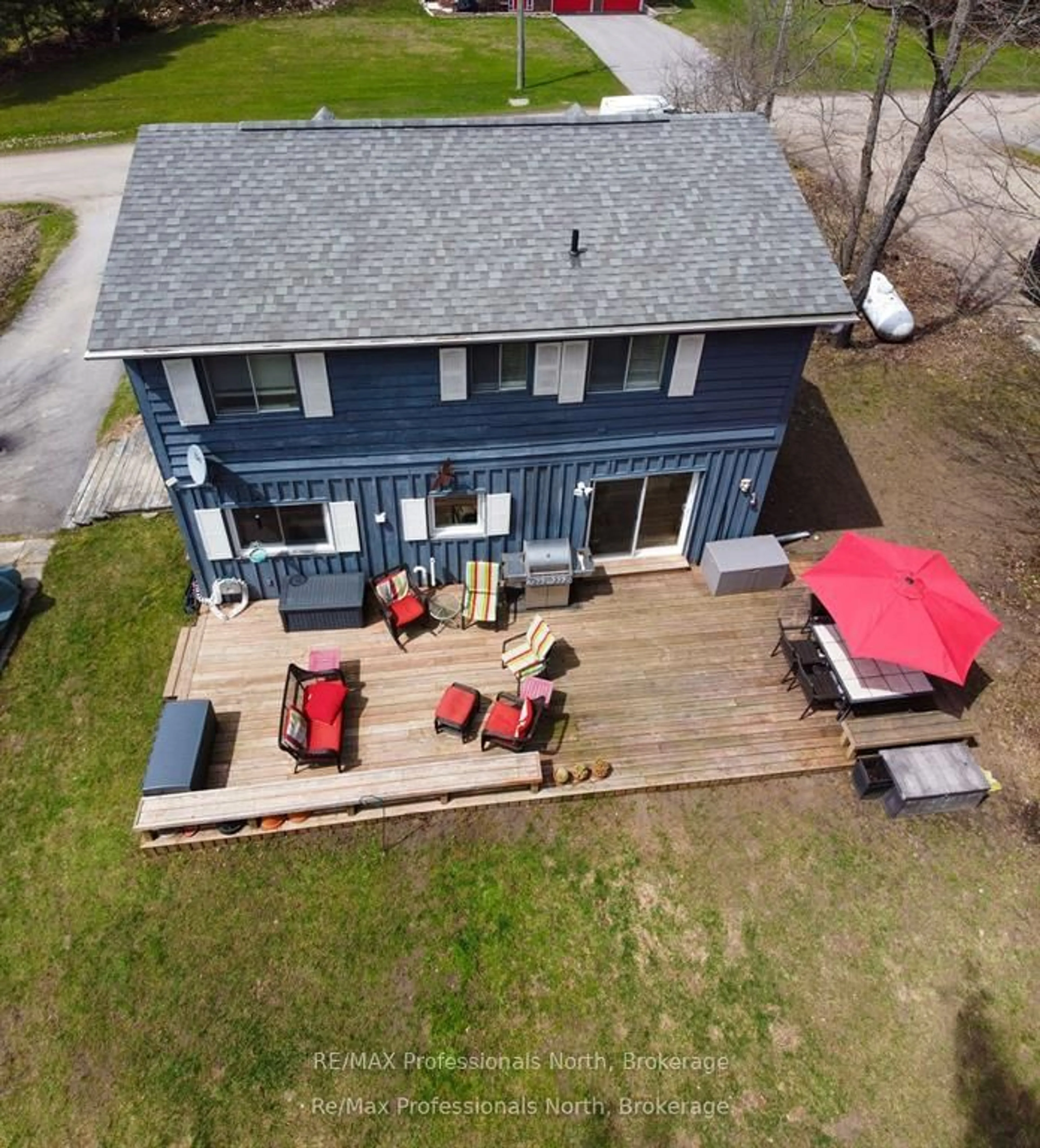 A pic from outside/outdoor area/front of a property/back of a property/a pic from drone, building for 80 INVERGORDON Ave, Minden Hills Ontario K0M 2K0
