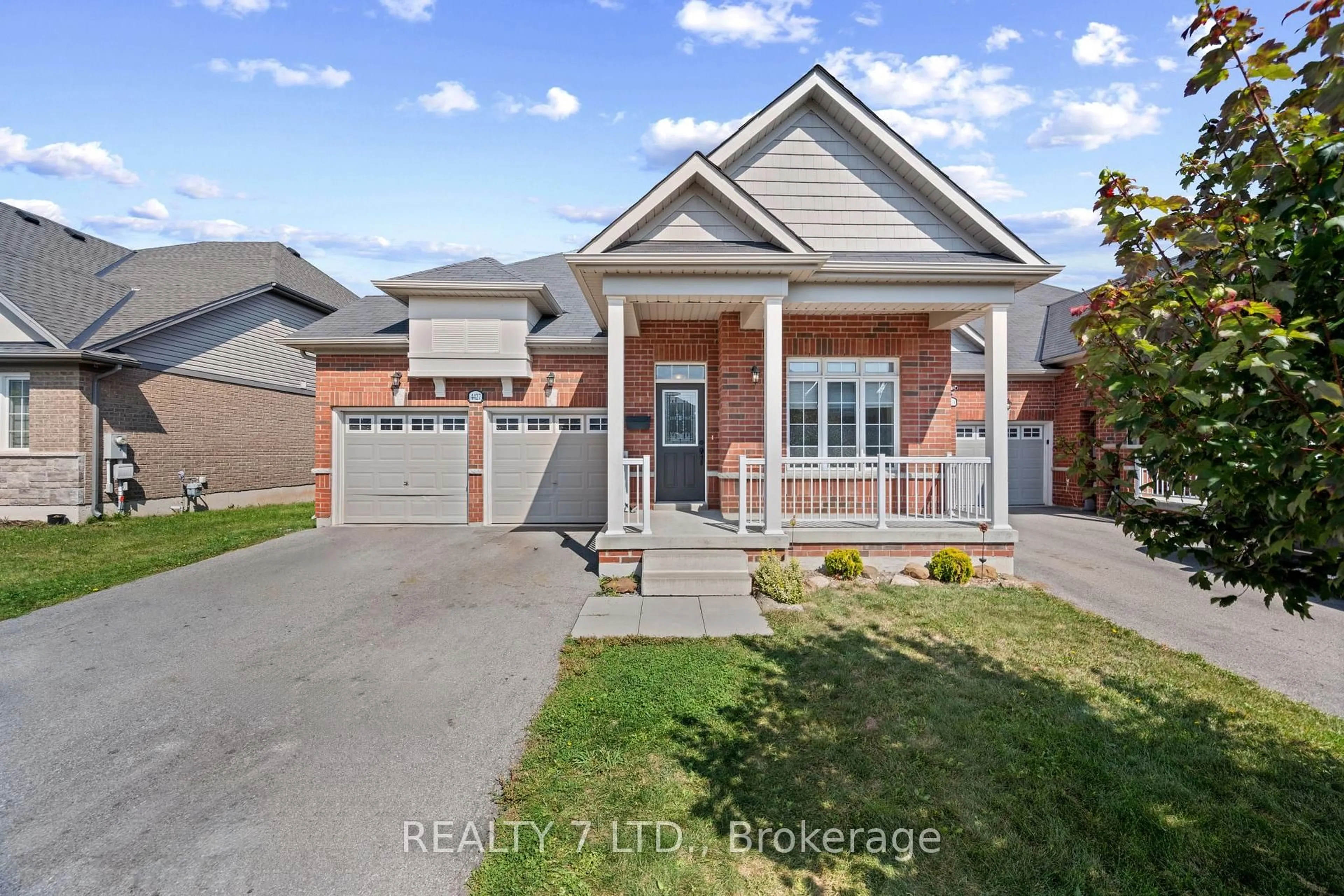 Home with brick exterior material, street for 4427 SHUTTLEWORTH Dr, Niagara Falls Ontario L2G 0X5
