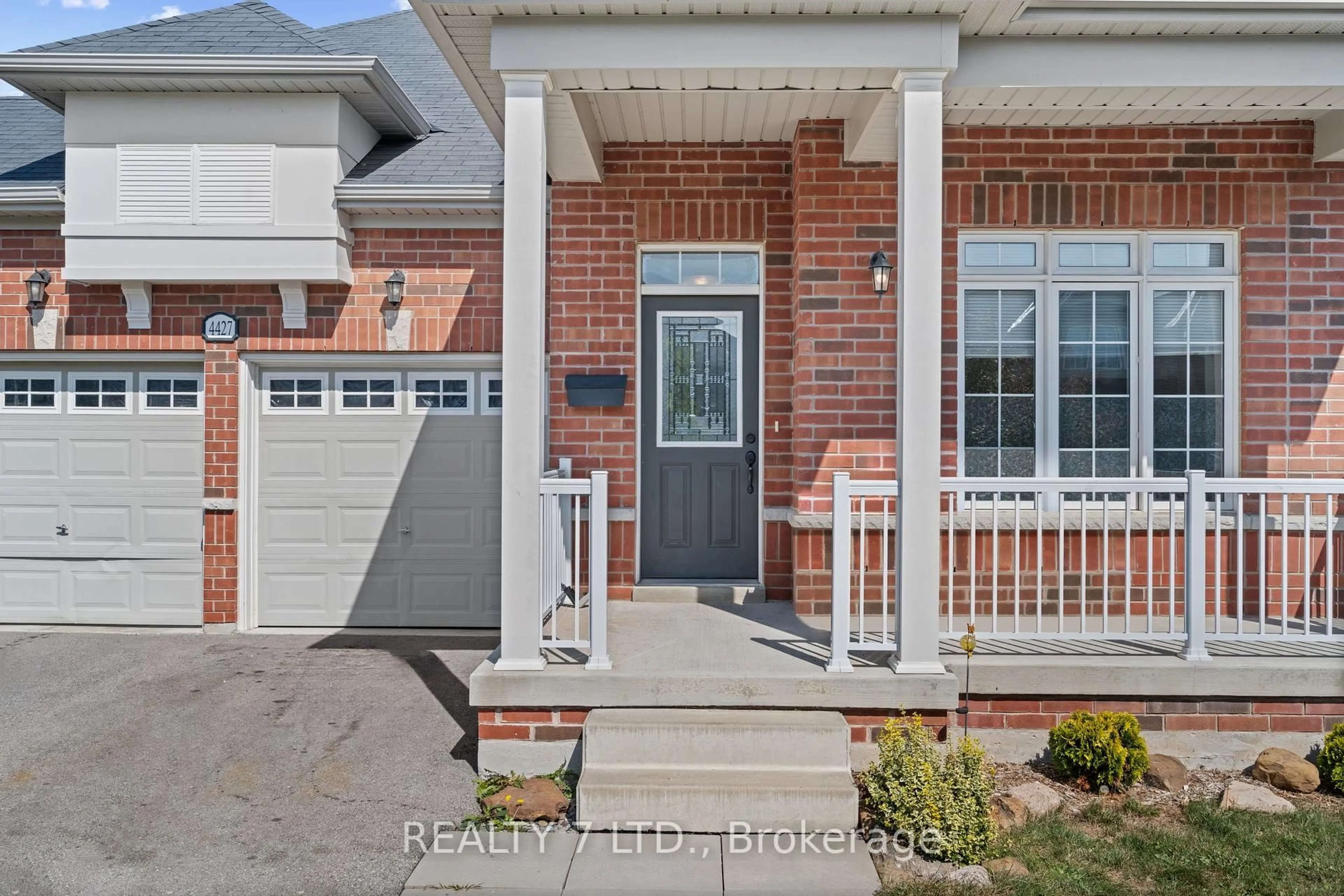 Home with brick exterior material, street for 4427 SHUTTLEWORTH Dr, Niagara Falls Ontario L2G 0X5