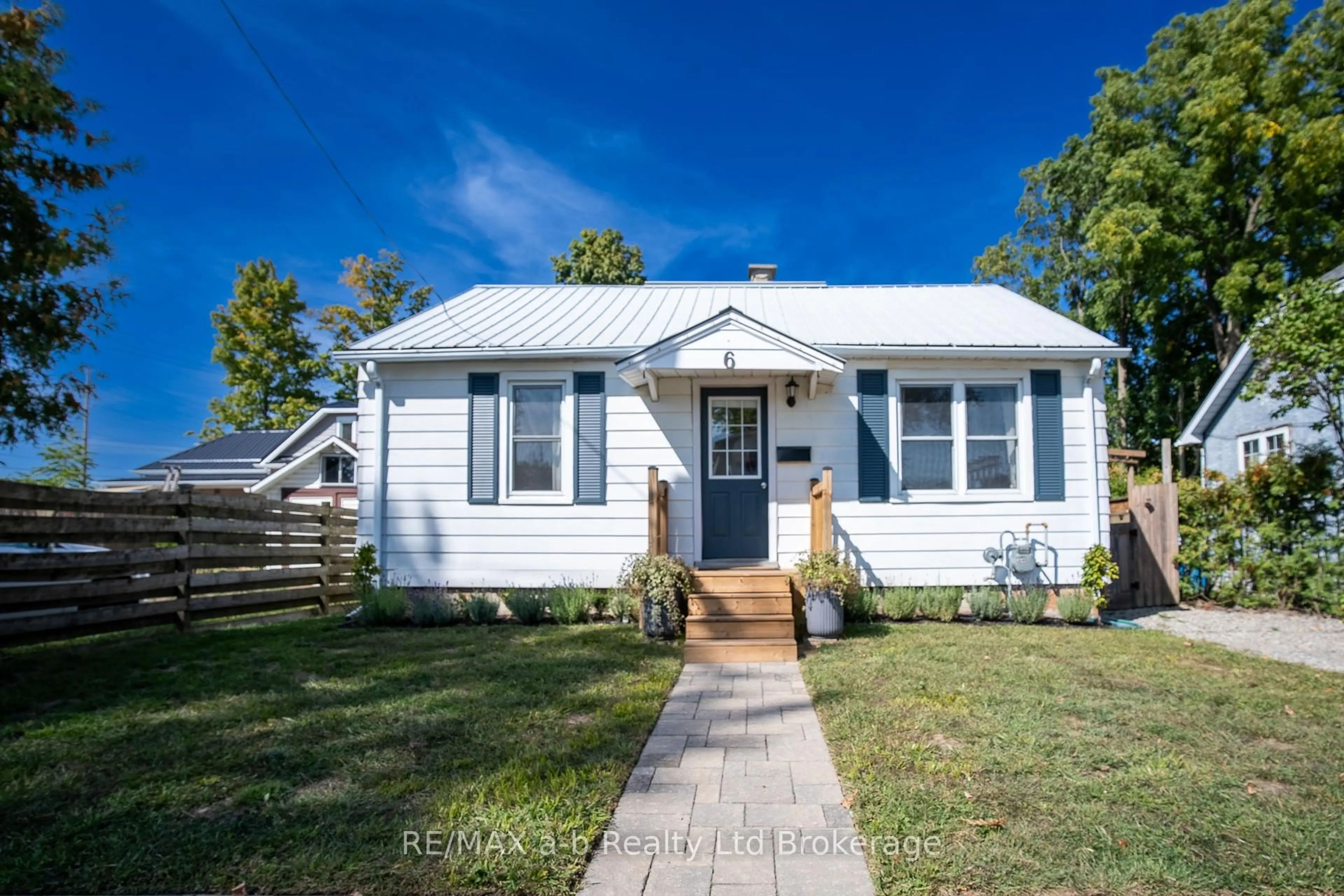Home with vinyl exterior material, street for 6 RODGERS St, Tillsonburg Ontario N4G 1G2