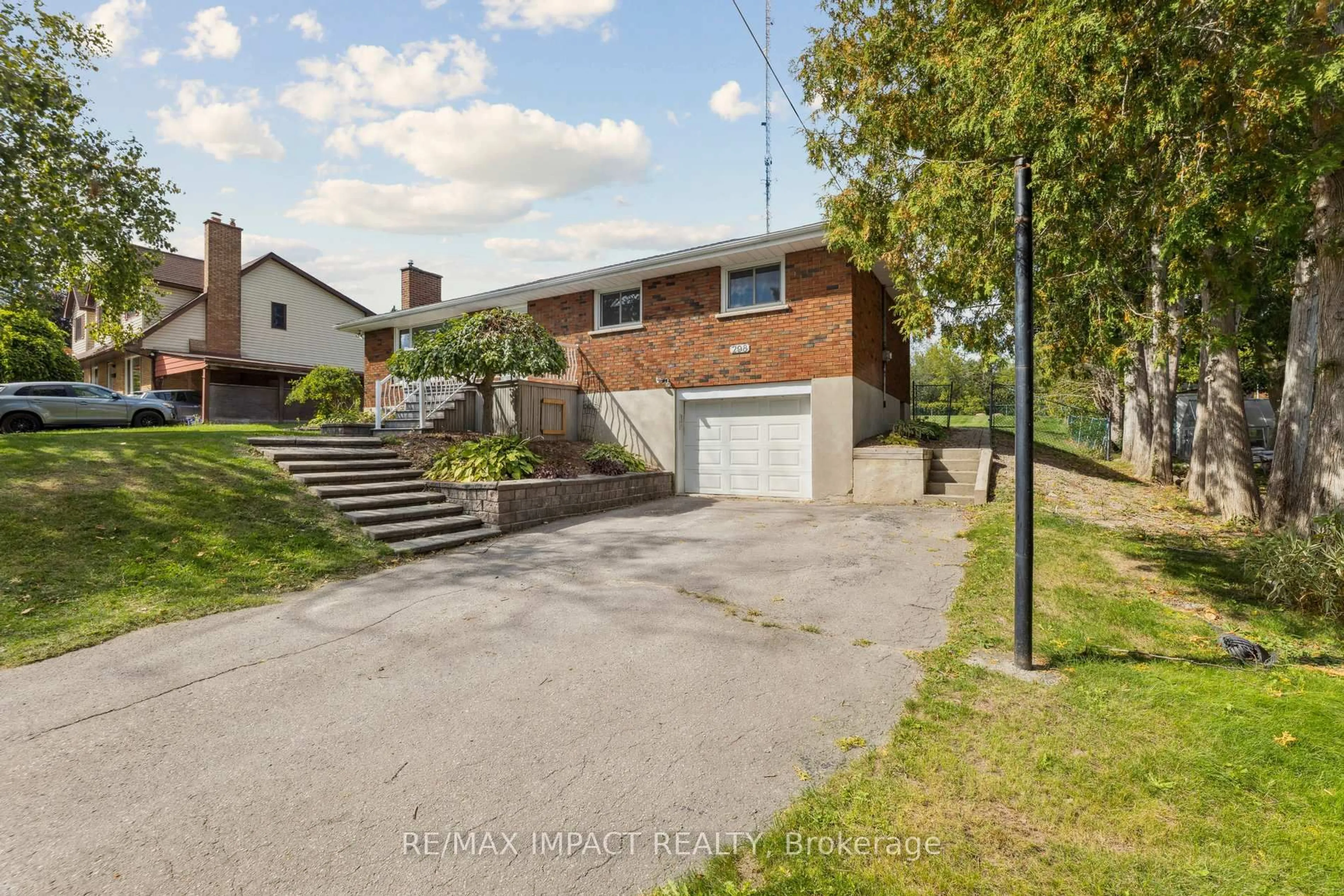 A pic from outside/outdoor area/front of a property/back of a property/a pic from drone, street for 298 Plati Ave, Douro-Dummer Ontario K9L 1C7
