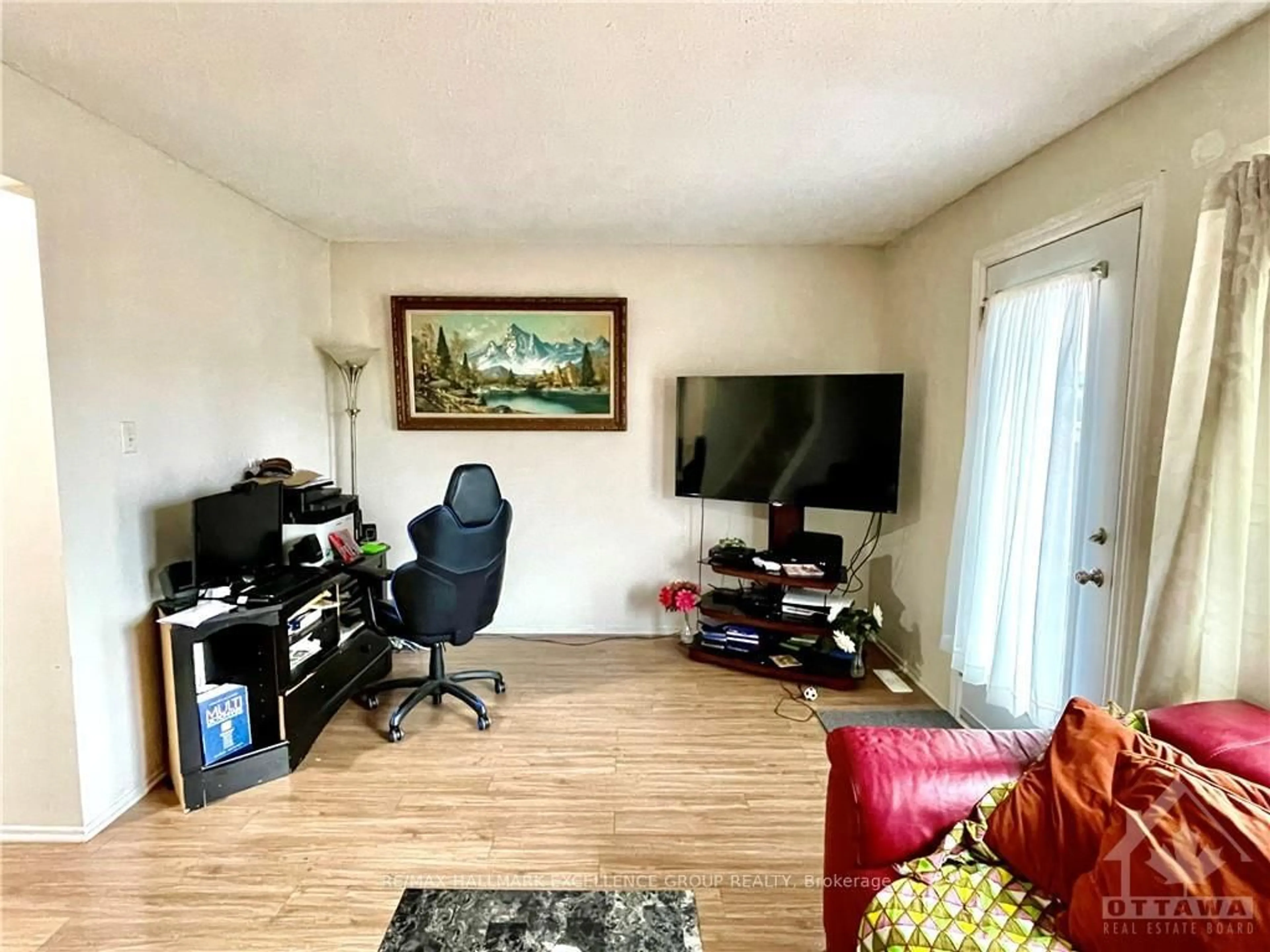 A pic of a room for 1906 BELMORE Lane #8, Ottawa Ontario K1B 4Z8