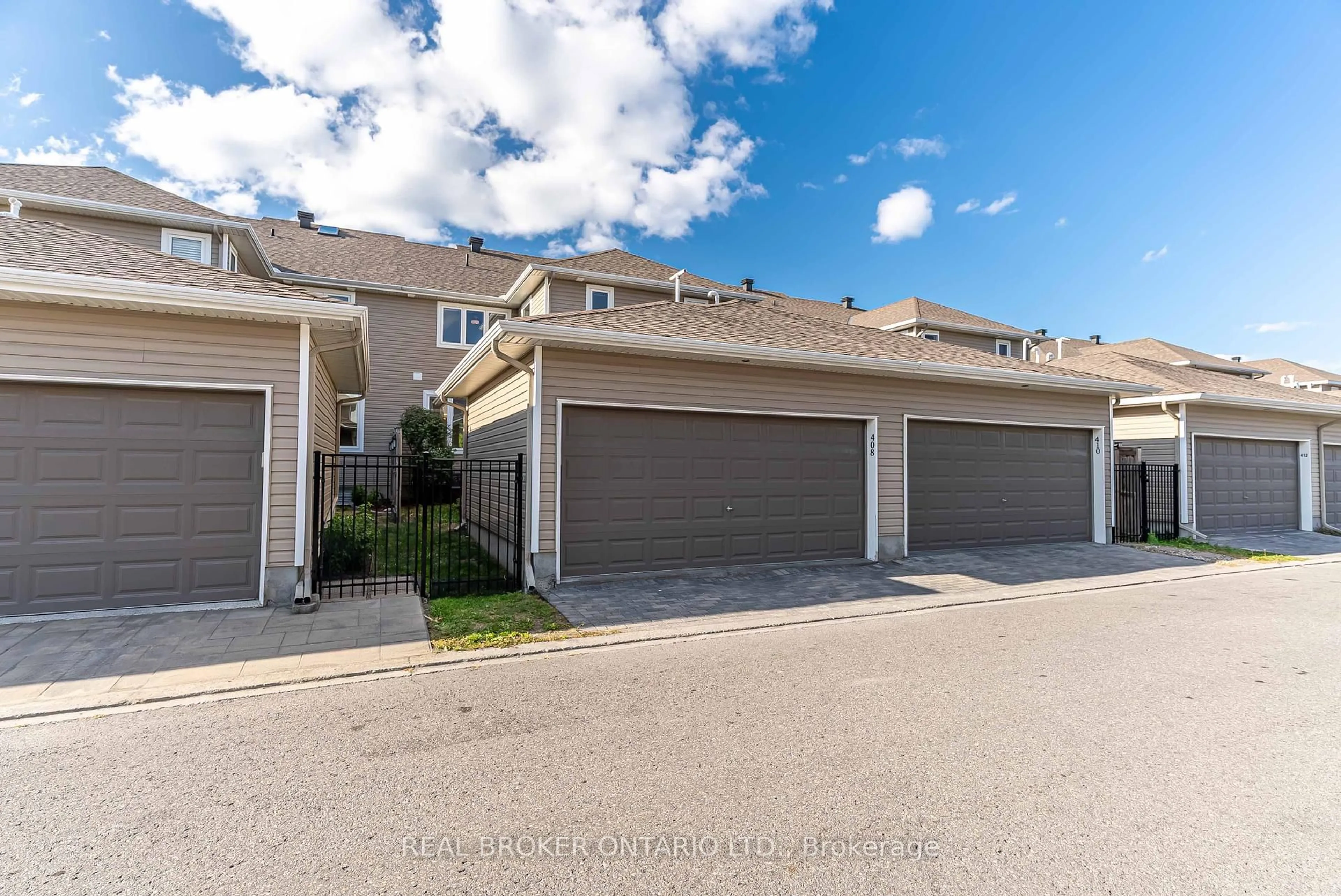 A pic from outside/outdoor area/front of a property/back of a property/a pic from drone, street for 408 Sweetflag St, Ottawa Ontario K2J 5Y6