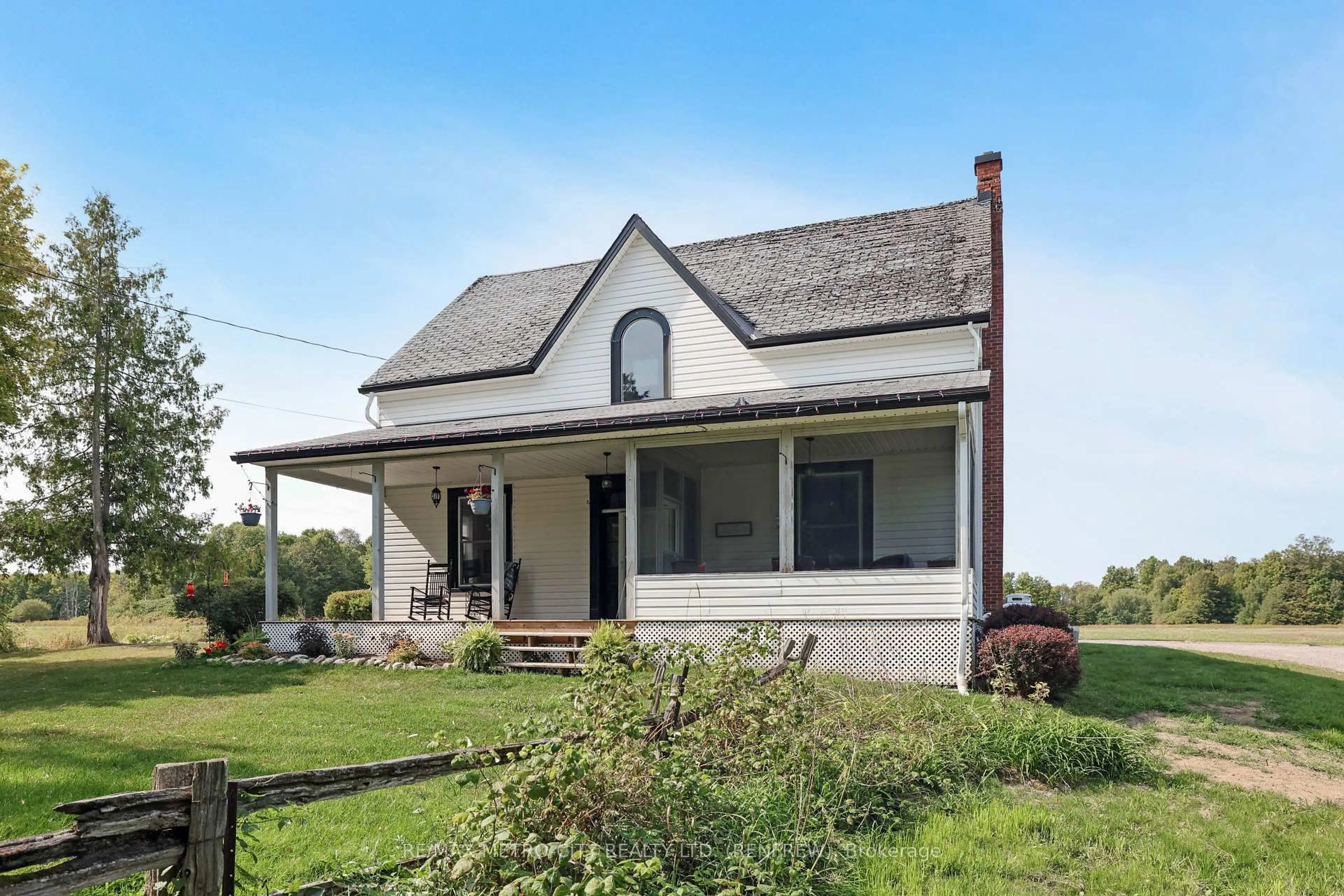 Home with vinyl exterior material, unknown for 620 A Yantha Rd, Renfrew Ontario K7V 3Z4