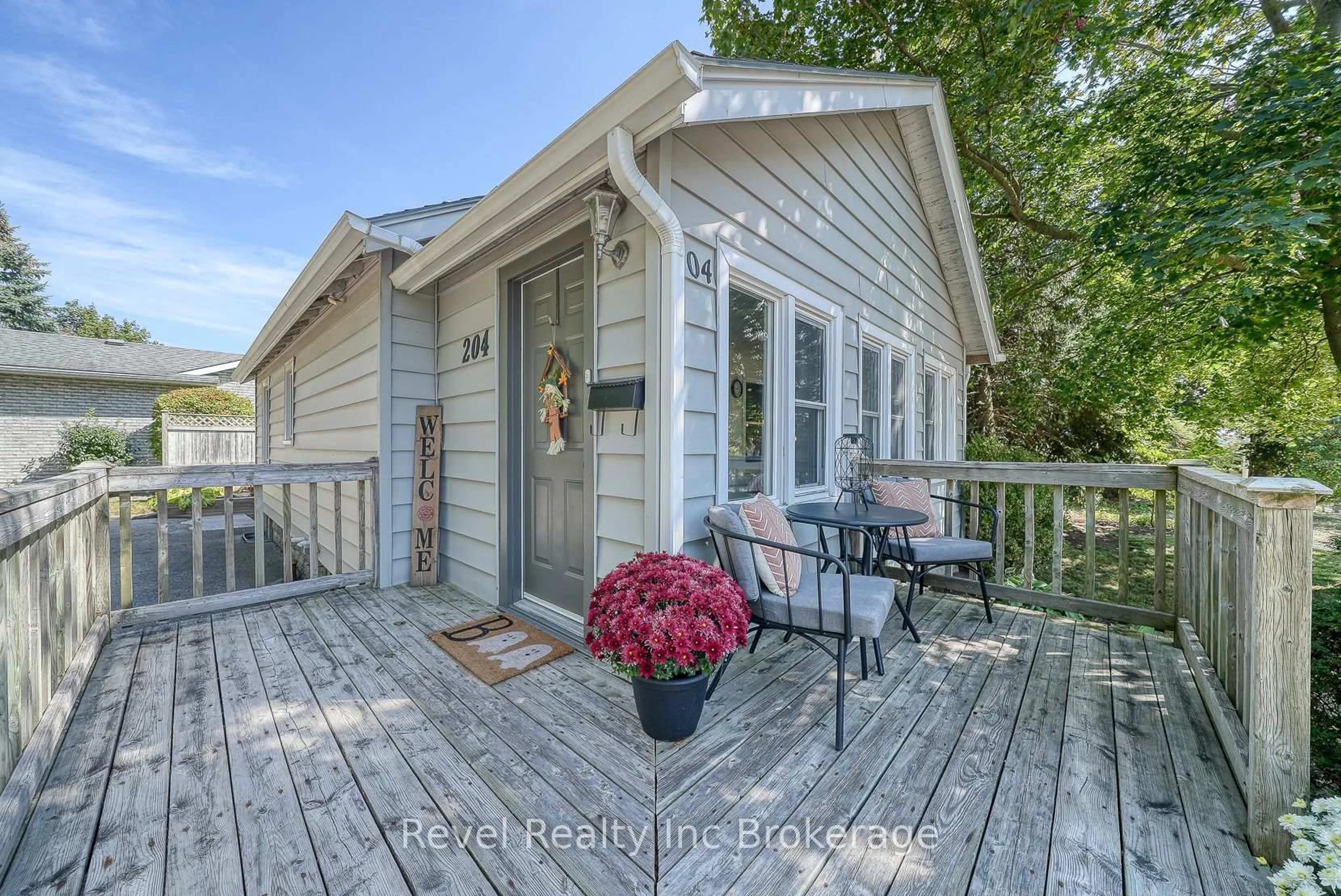 Patio, water/lake/river/ocean view for 204 George St, Ingersoll Ontario N5C 1Z4