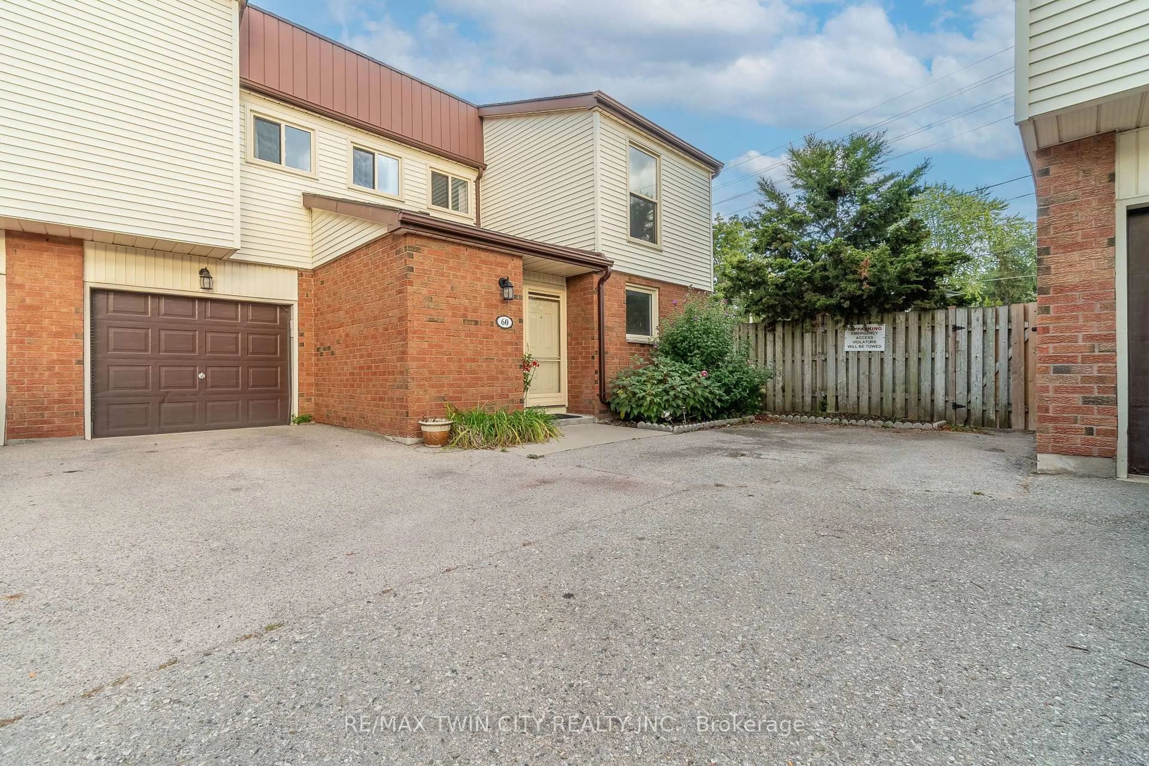A pic from outside/outdoor area/front of a property/back of a property/a pic from drone, street for 770 FANSHAWE PARK Rd #60, London North Ontario N5X 1L5