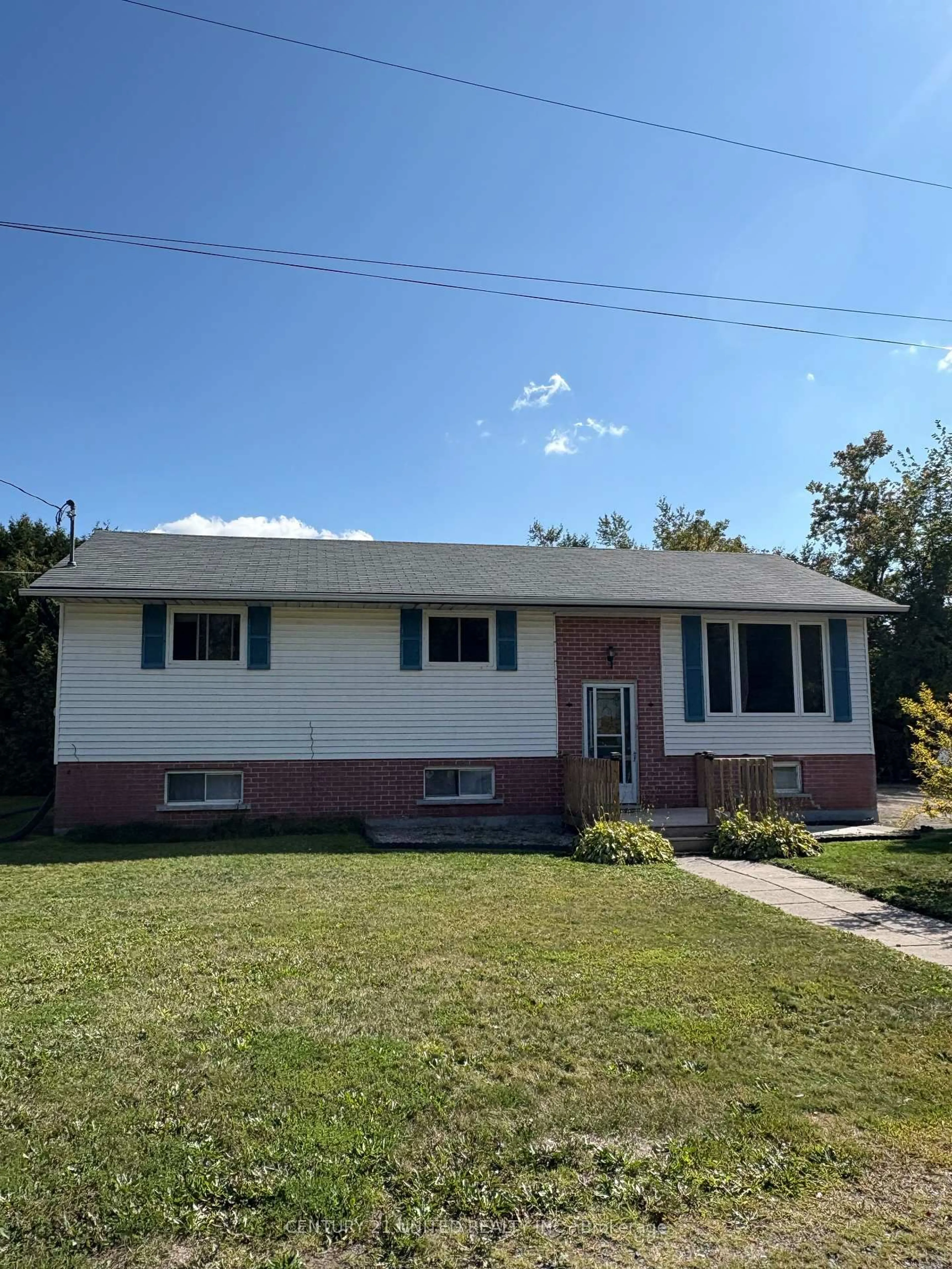 Home with vinyl exterior material, street for 5 Princess St, Havelock-Belmont-Methuen Ontario K0L 1Z0