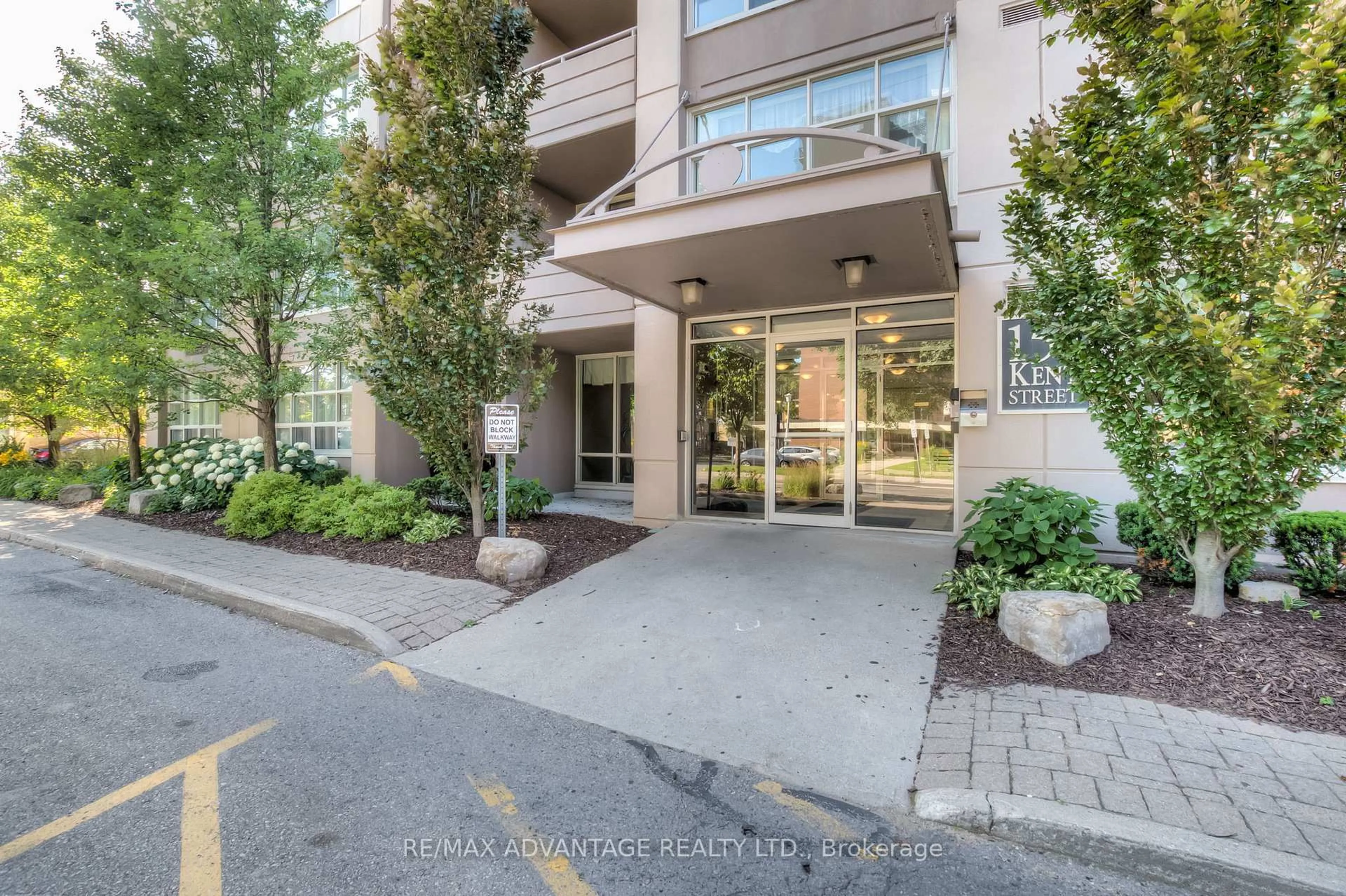 Indoor foyer for 155 Kent St #1106, London East Ontario N6A 5N7