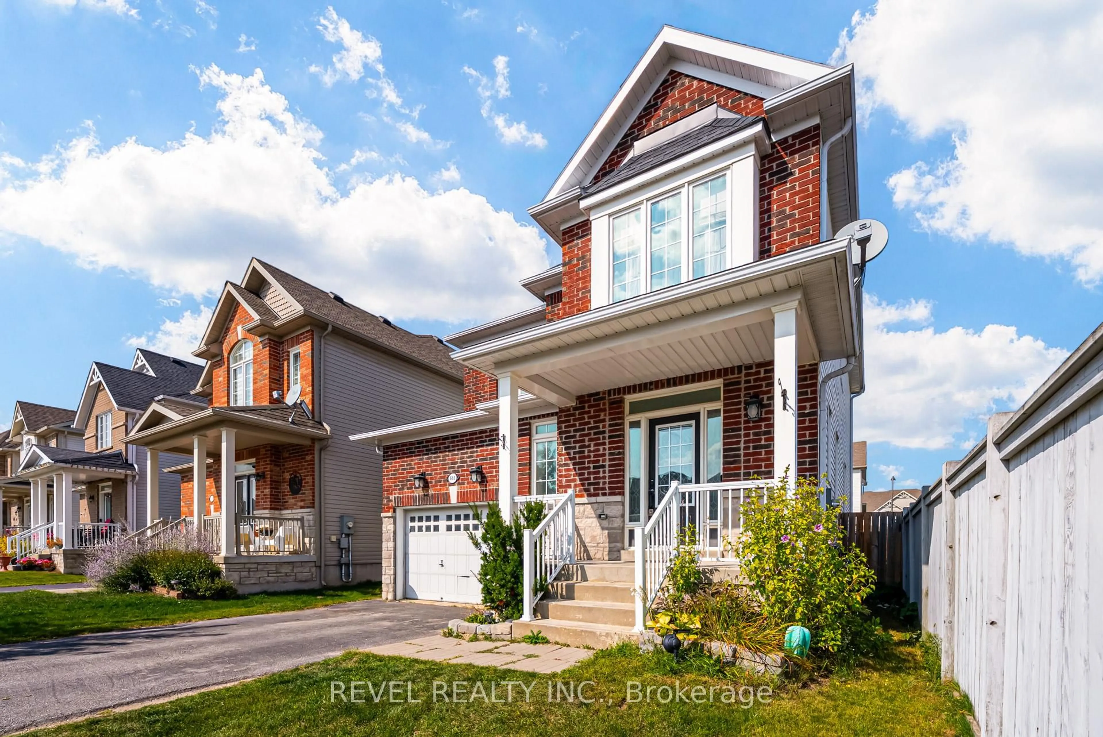 Home with brick exterior material, street for 644 Armstrong Rd, Shelburne Ontario L0N 1S1