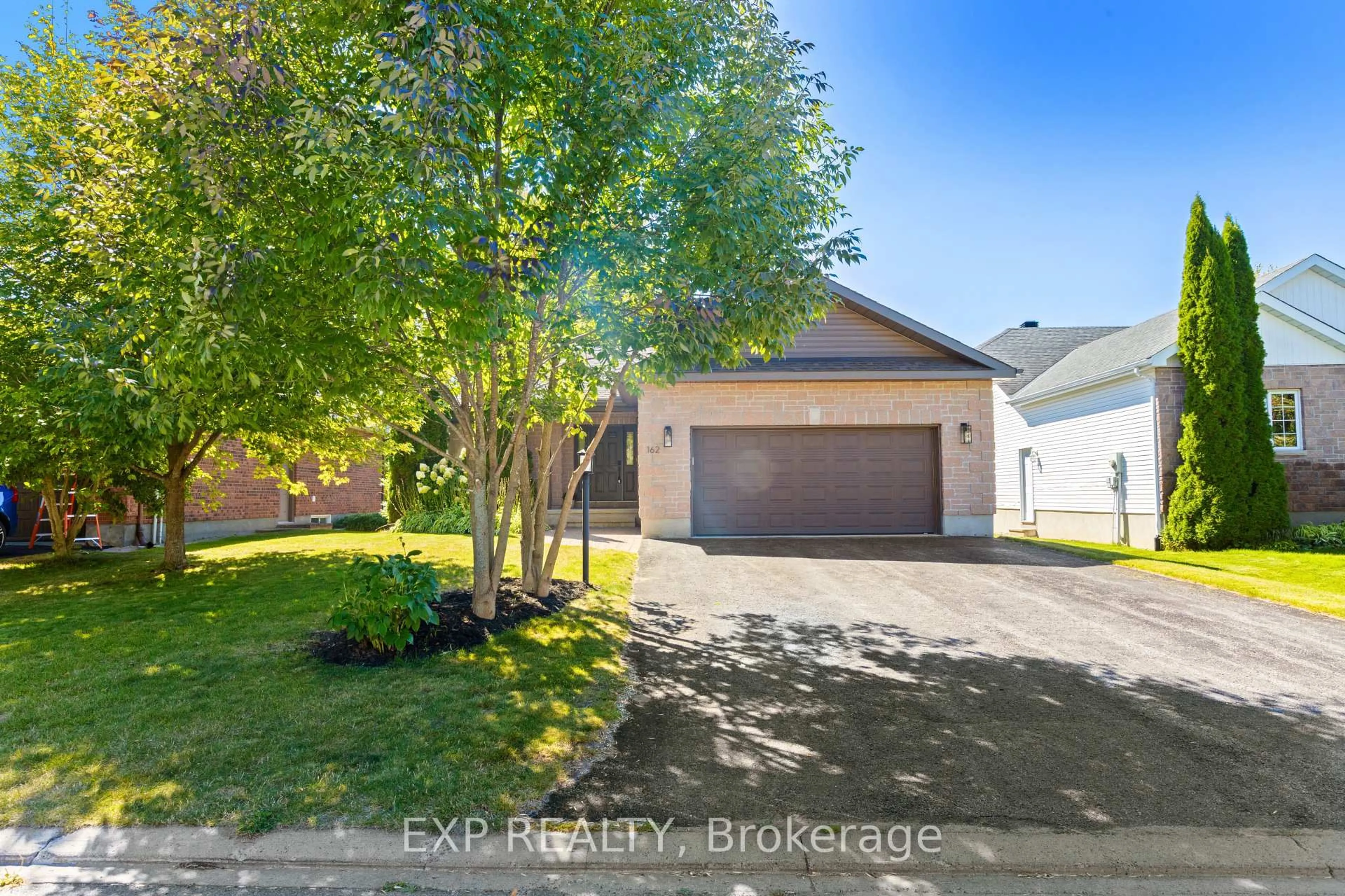 A pic from outside/outdoor area/front of a property/back of a property/a pic from drone, street for 162 INNISKILLIN Dr, Carp Ontario K0A 1L0