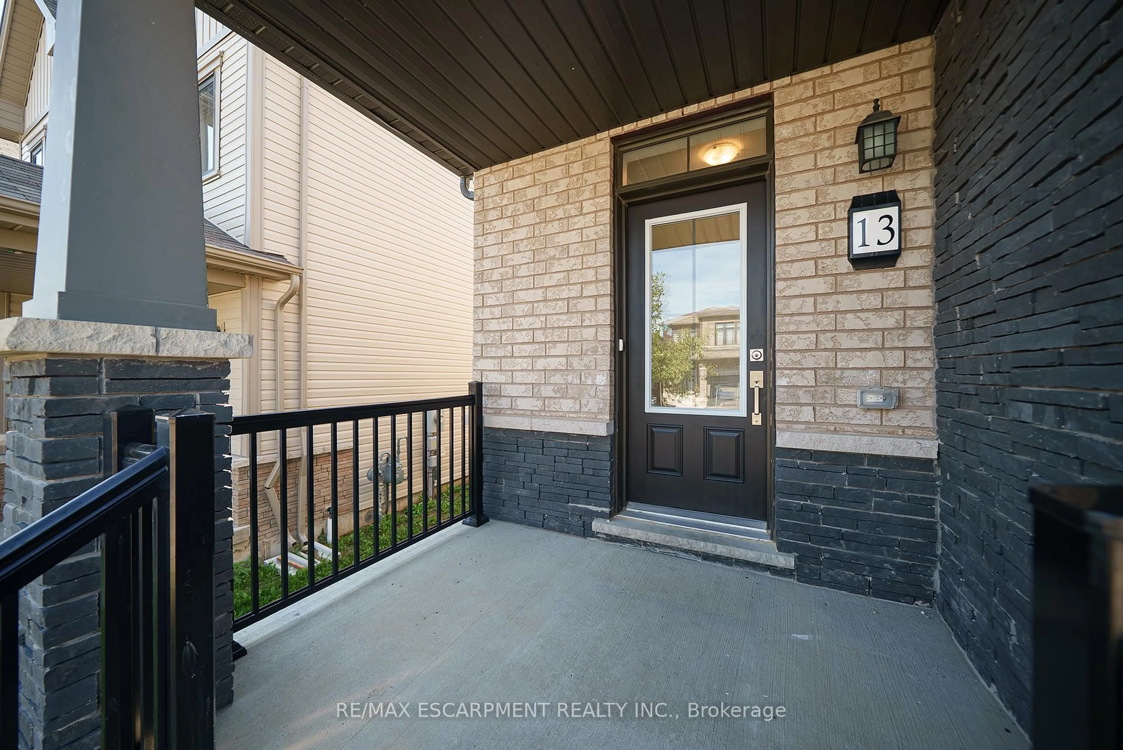 Indoor entryway for 13 Amos Ave, Brantford Ontario N3T 0V4