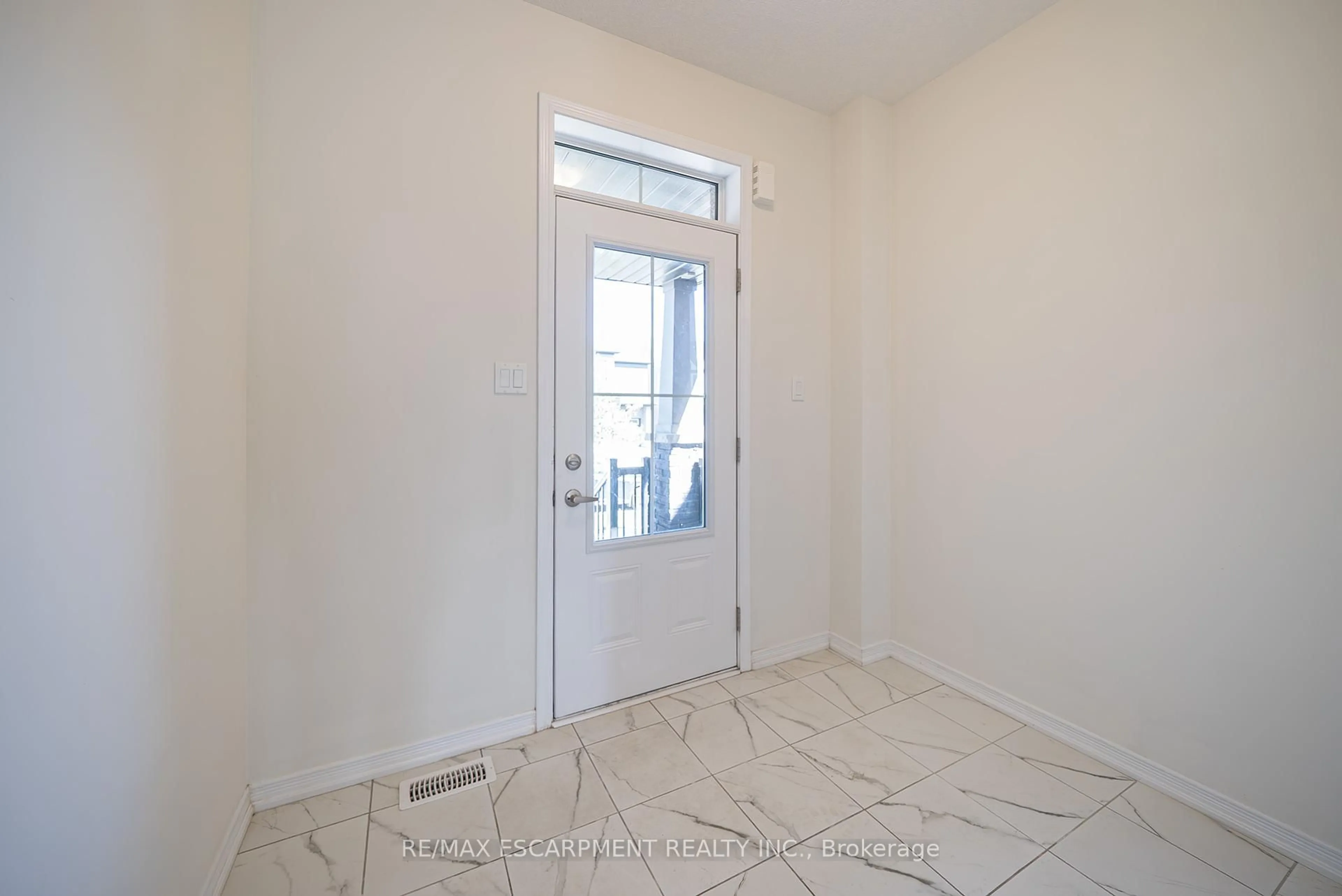 Indoor entryway for 13 Amos Ave, Brantford Ontario N3T 0V4