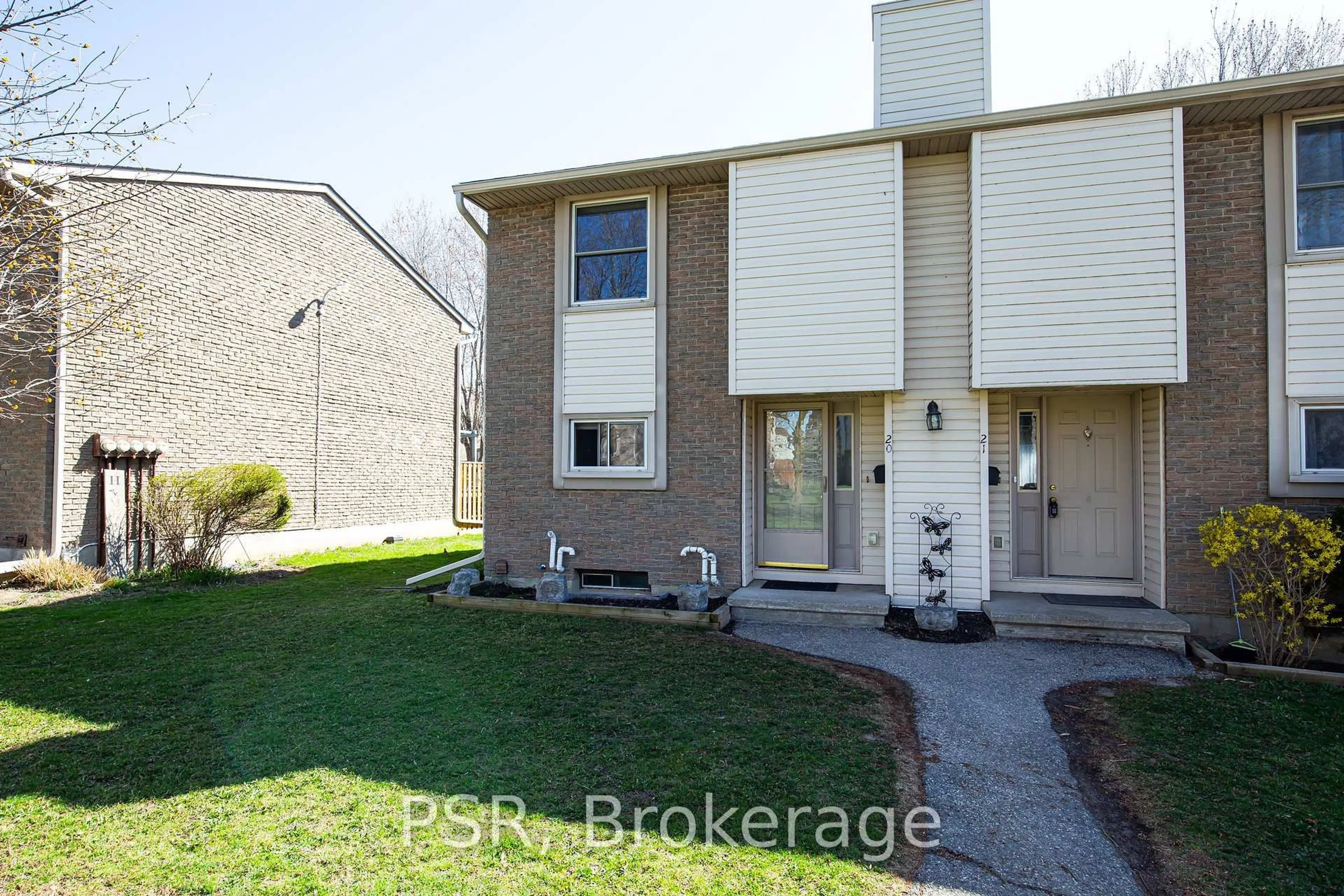Patio, street for 11 Grand River Blvd #20, Kitchener Ontario N2A 2T2