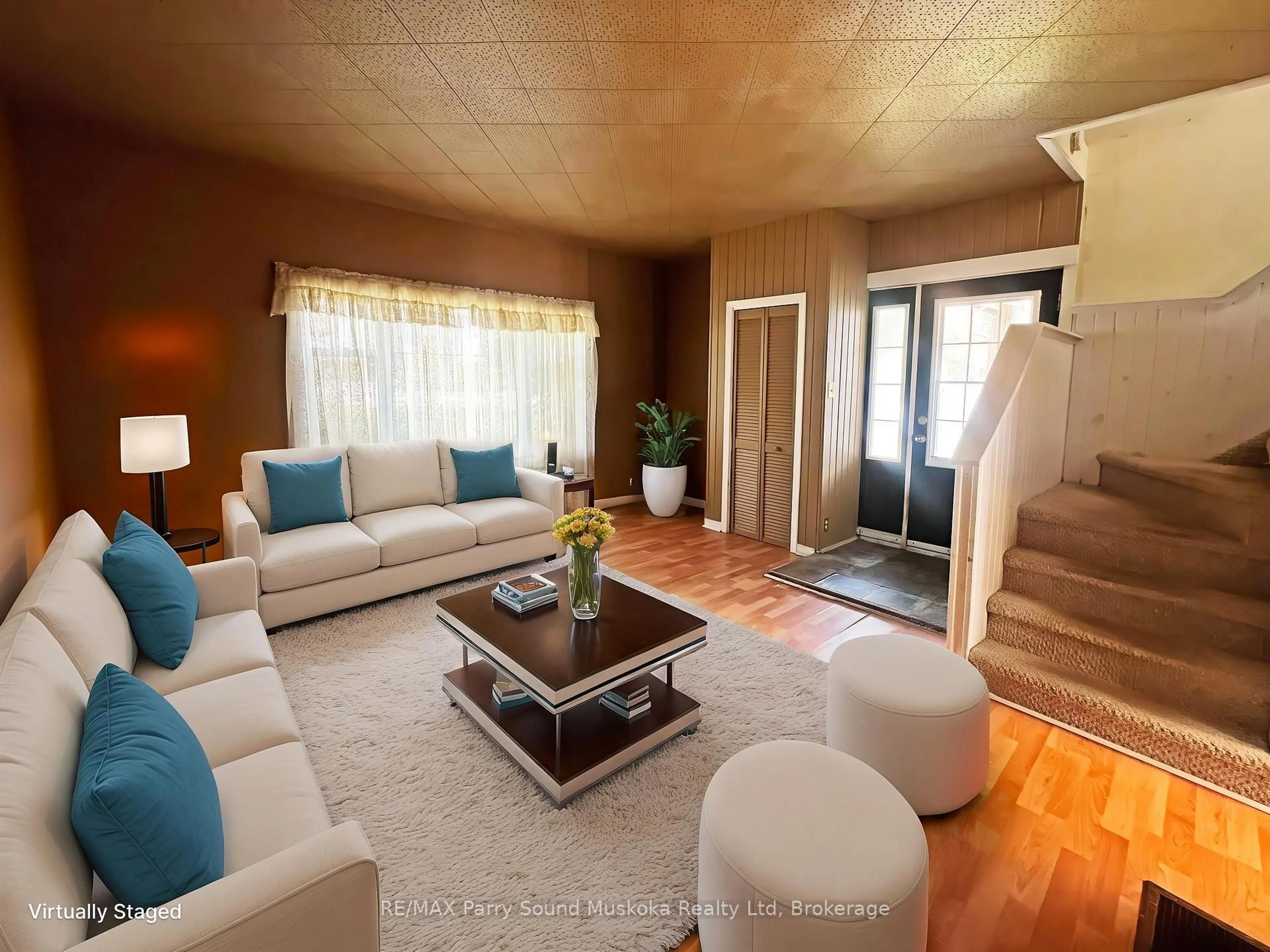 Living room with furniture, unknown for 46 Waubeek St, Parry Sound Ontario P2A 1C2