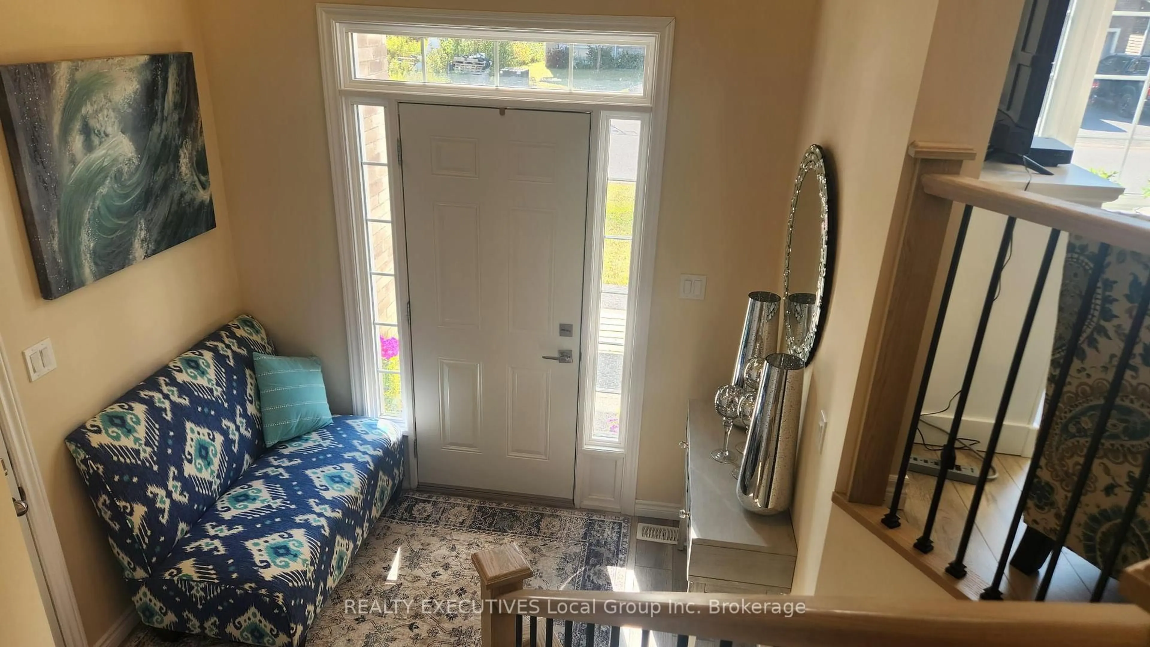 Indoor entryway for 284 THELMA Ave, North Bay Ontario P1A 4M8