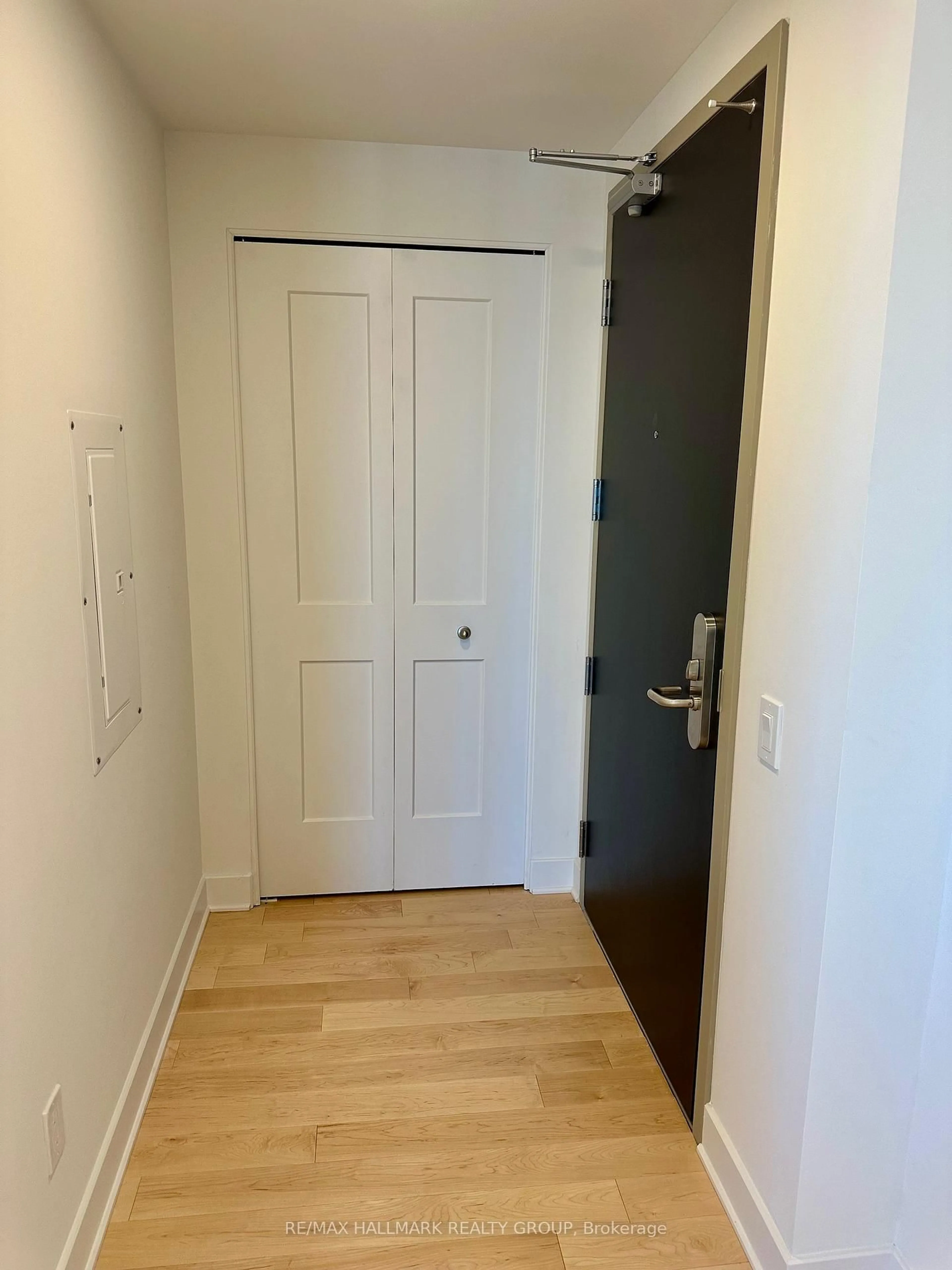 Unknown for 180 George St #2006, Ottawa Ontario K1N 0G8