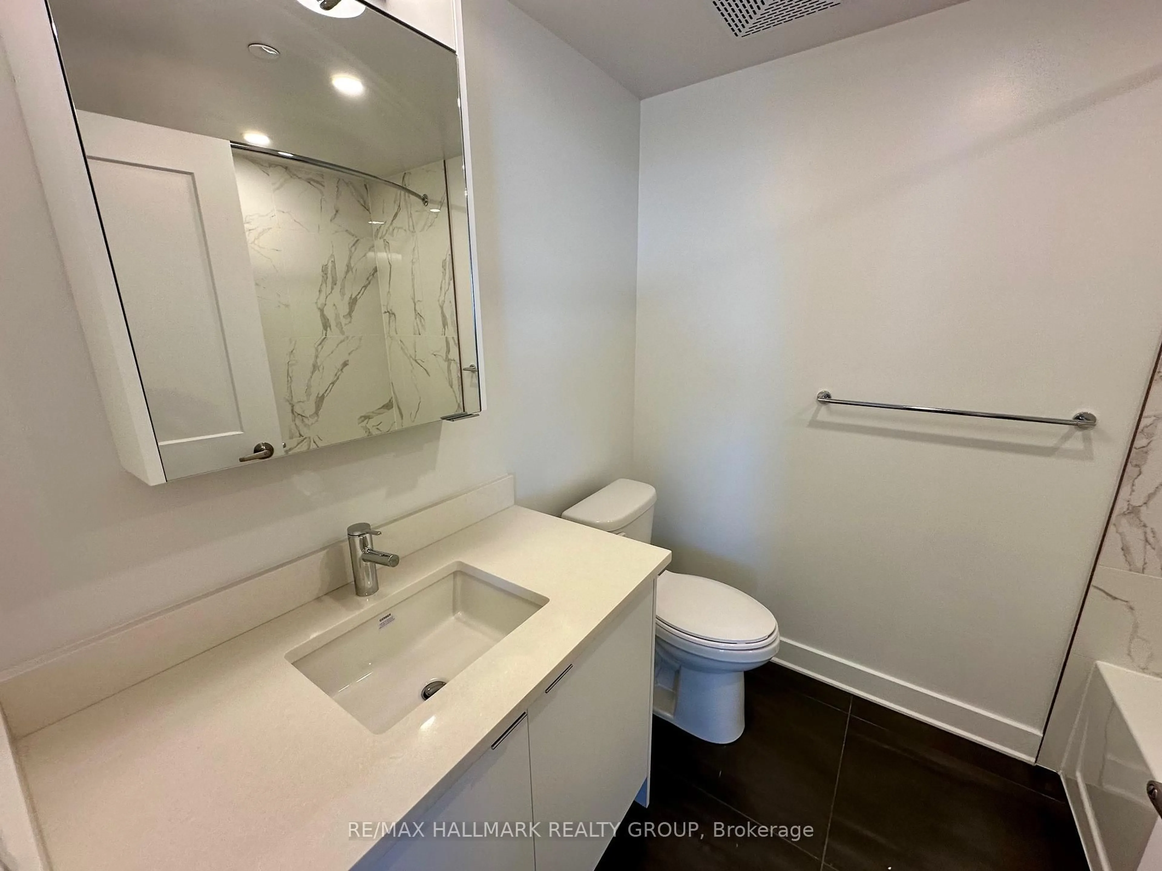 Standard bathroom, unknown for 180 George St #2006, Ottawa Ontario K1N 0G8