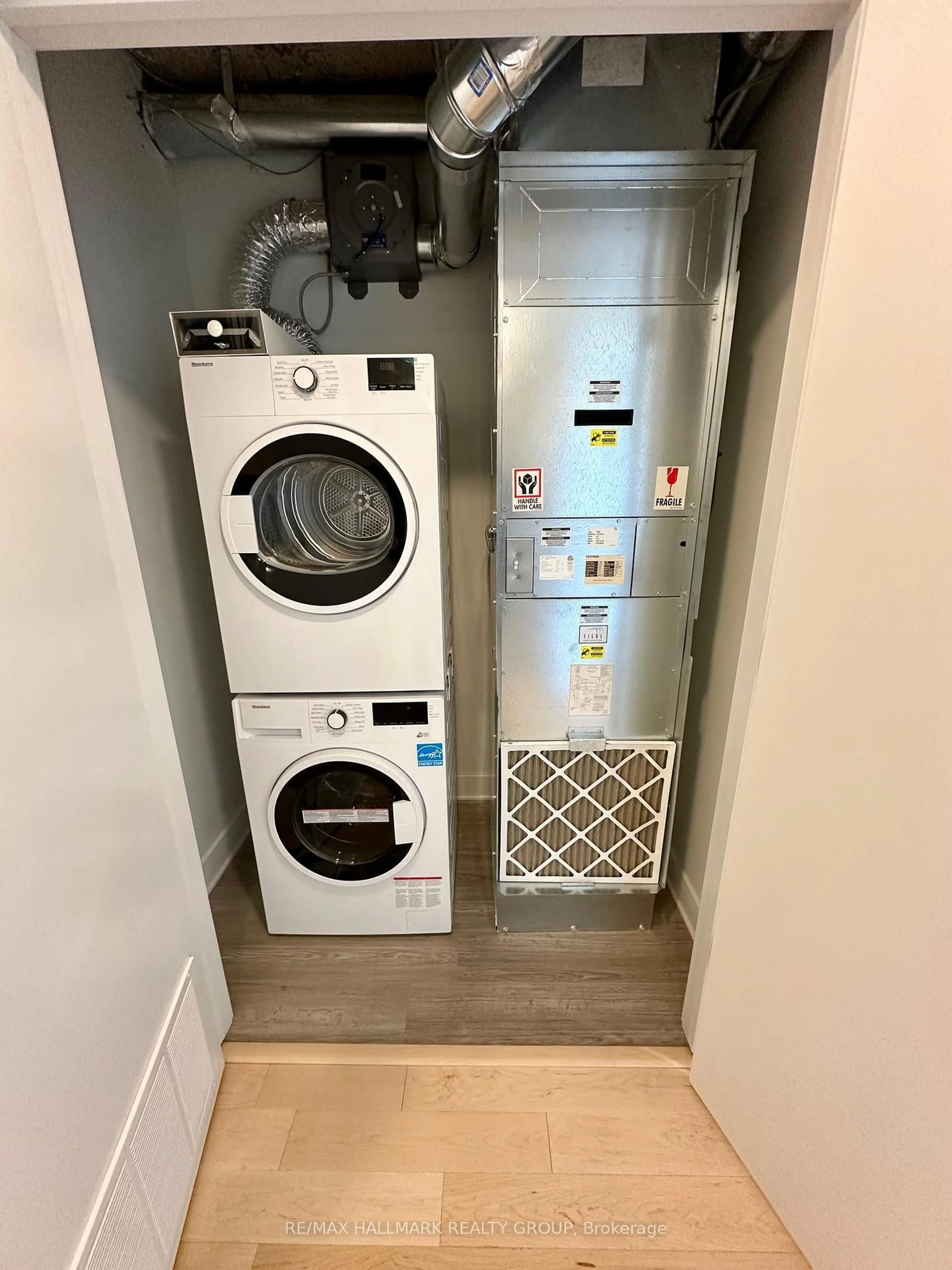 Laundry room for 180 George St #2006, Ottawa Ontario K1N 0G8