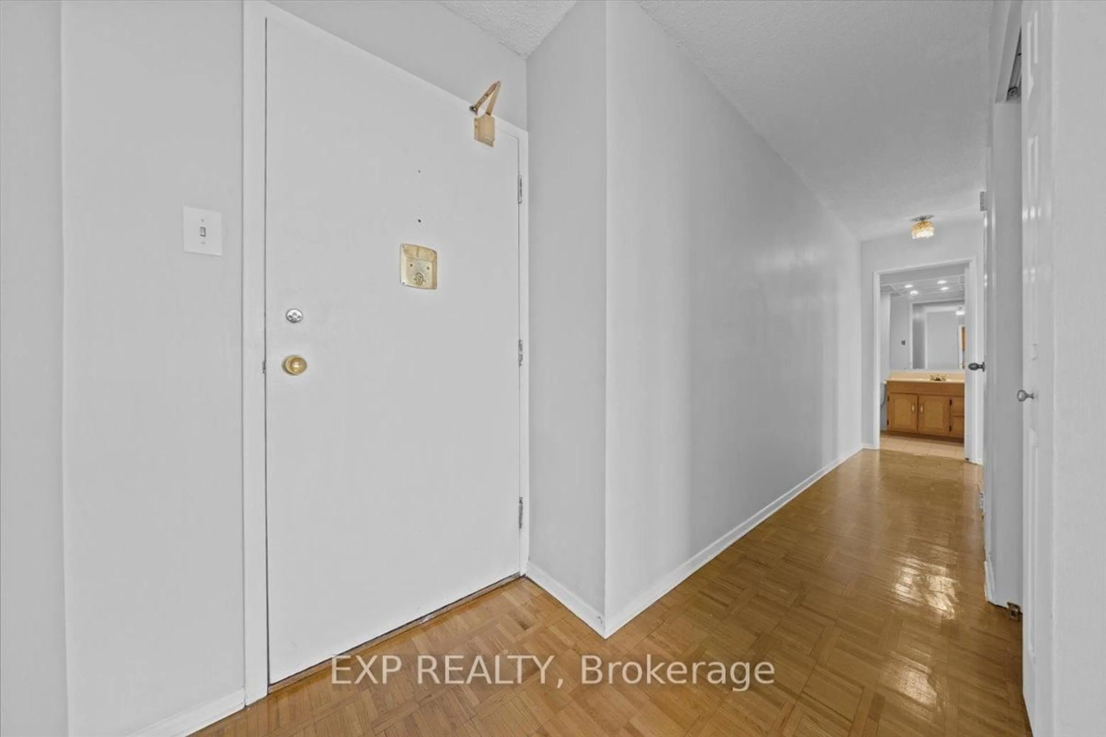 Indoor entryway for 1285 Cahill Dr #807, Ottawa Ontario K1V 9A7