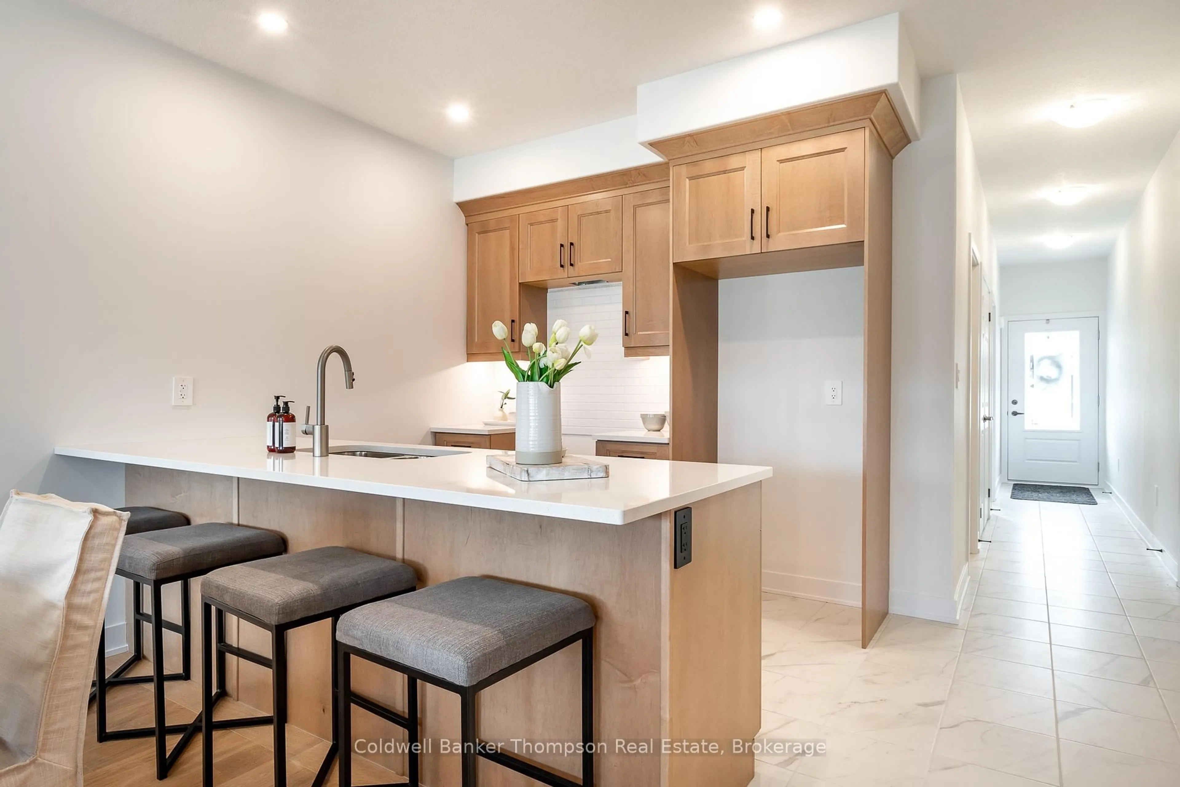 Contemporary kitchen, ceramic/tile floor for 32 Charles Morley Blvd, Huntsville Ontario P1H 0G5