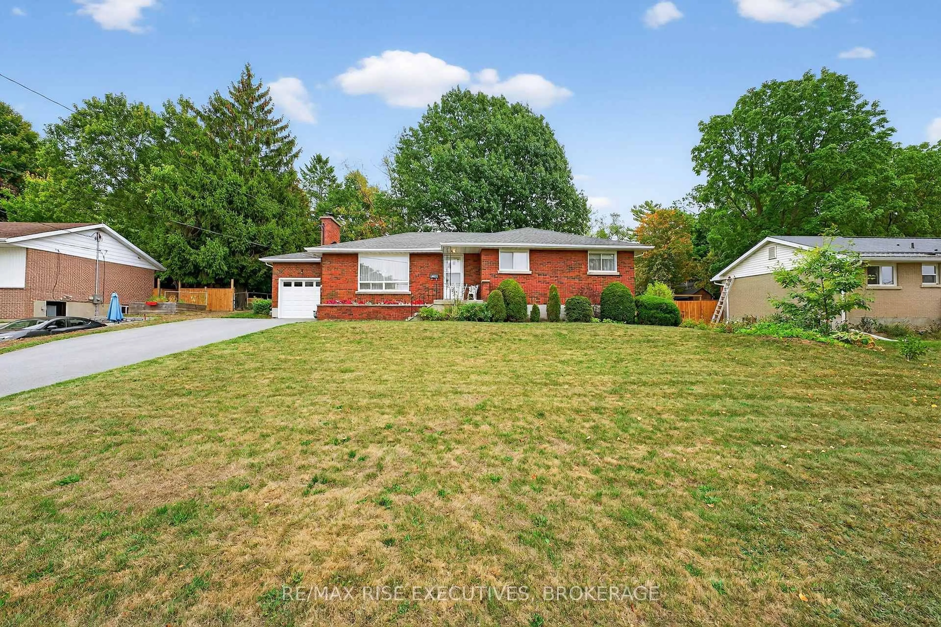 A pic from outside/outdoor area/front of a property/back of a property/a pic from drone, street for 748 Mona Dr, Kingston Ontario K7M 5C2