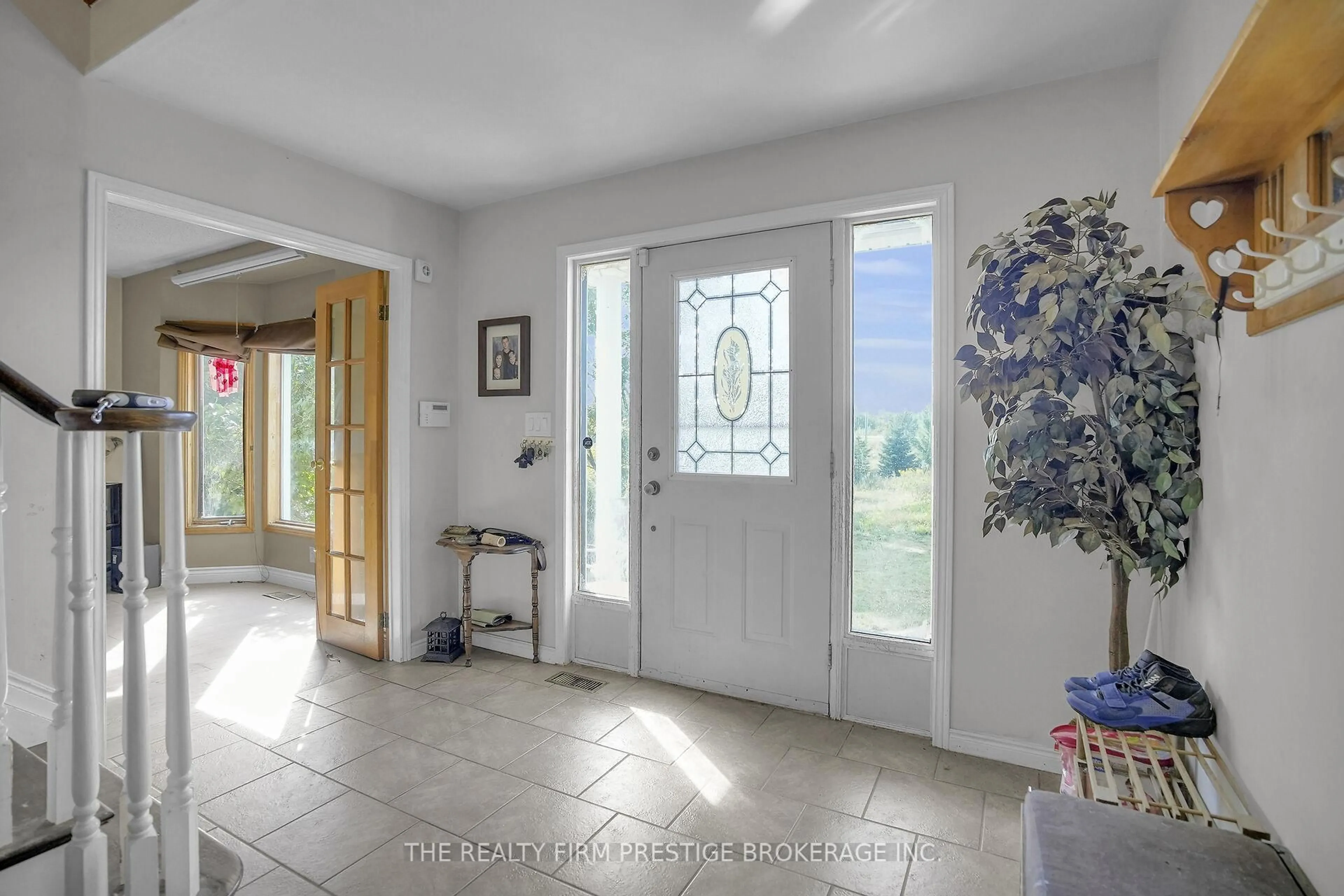 Indoor entryway for 36315 Talbot Line, Southwold Ontario N0L 2E0