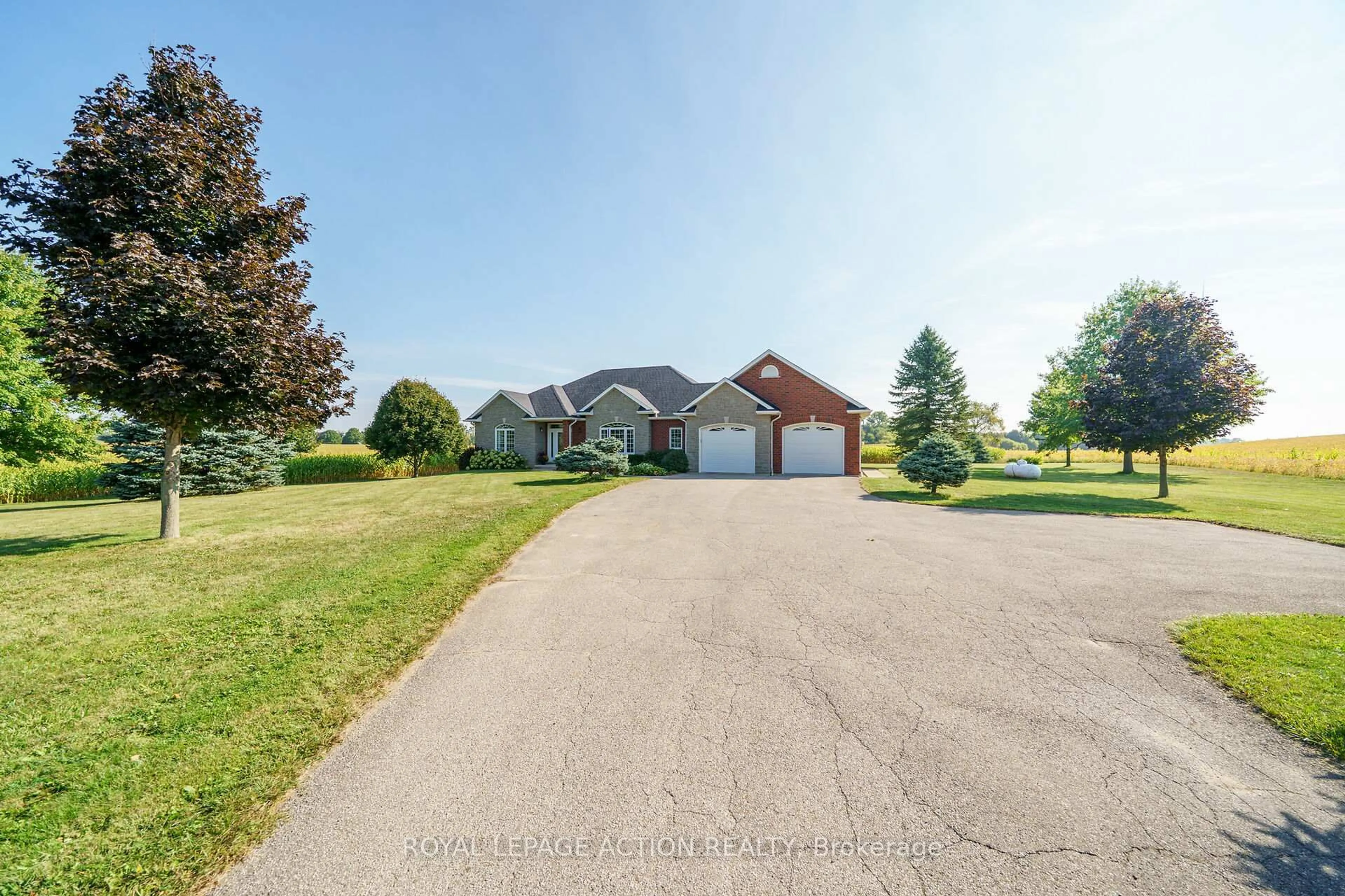 A pic from outside/outdoor area/front of a property/back of a property/a pic from drone, street for 99 Mcmillan Rd, Brant Ontario N3R 0B9