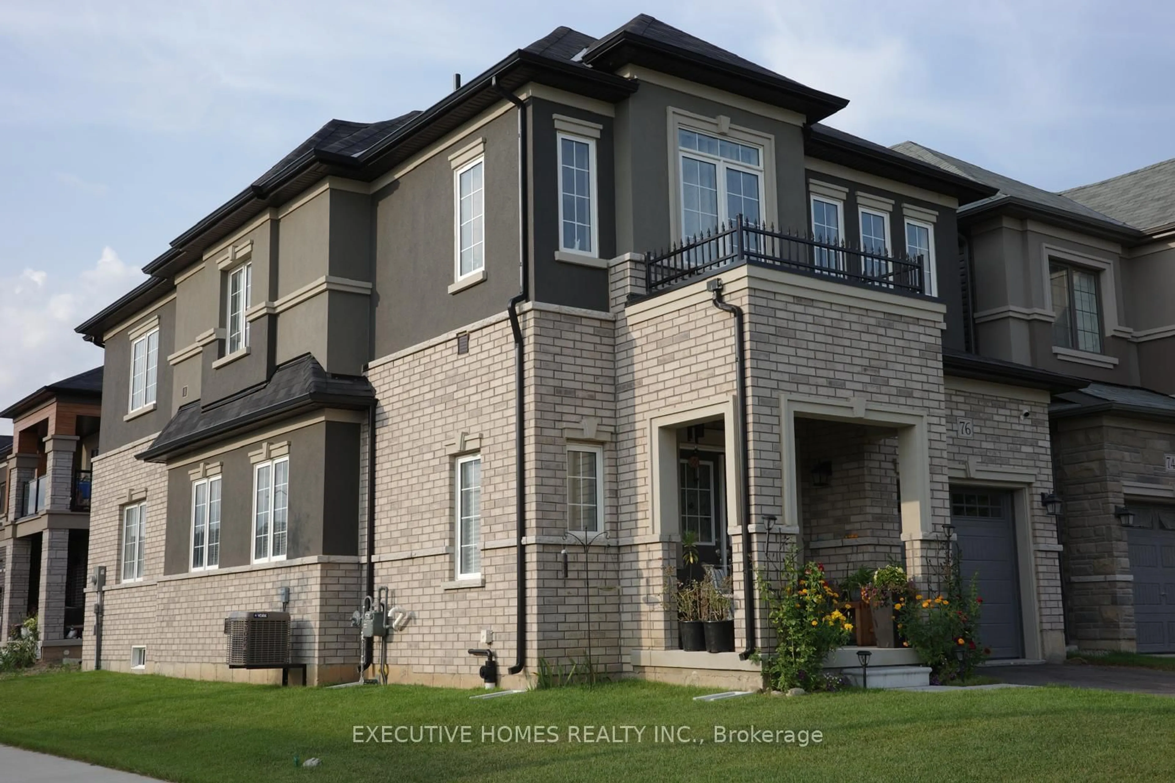 Home with brick exterior material, building for 76 Stauffer Rd, Brantford Ontario N3V 0B4