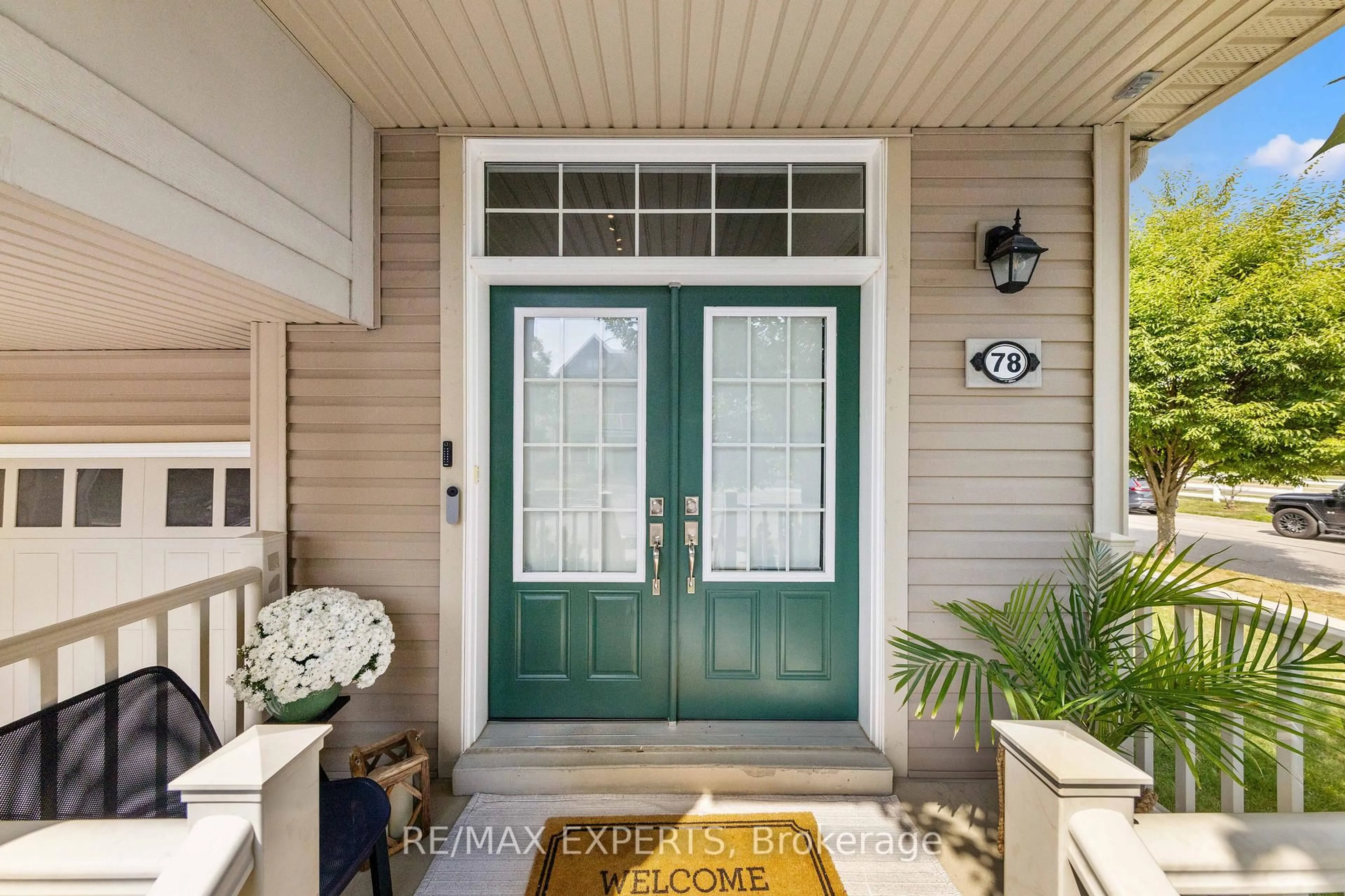 Indoor entryway for 78 Lambert Cres, Brantford Ontario N3T 0E9